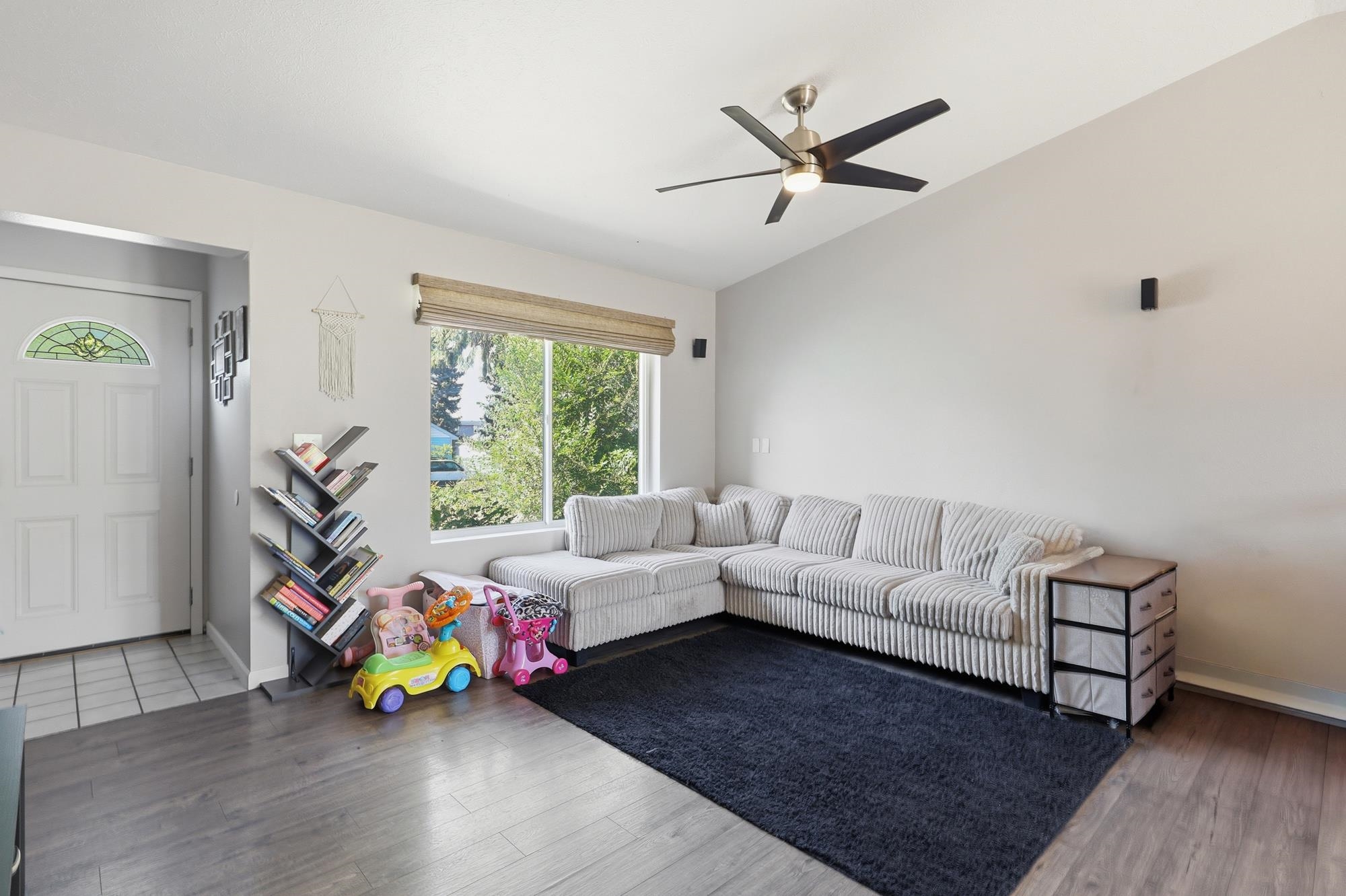 3417 E BRIDGEPORT Ave - Photo 3