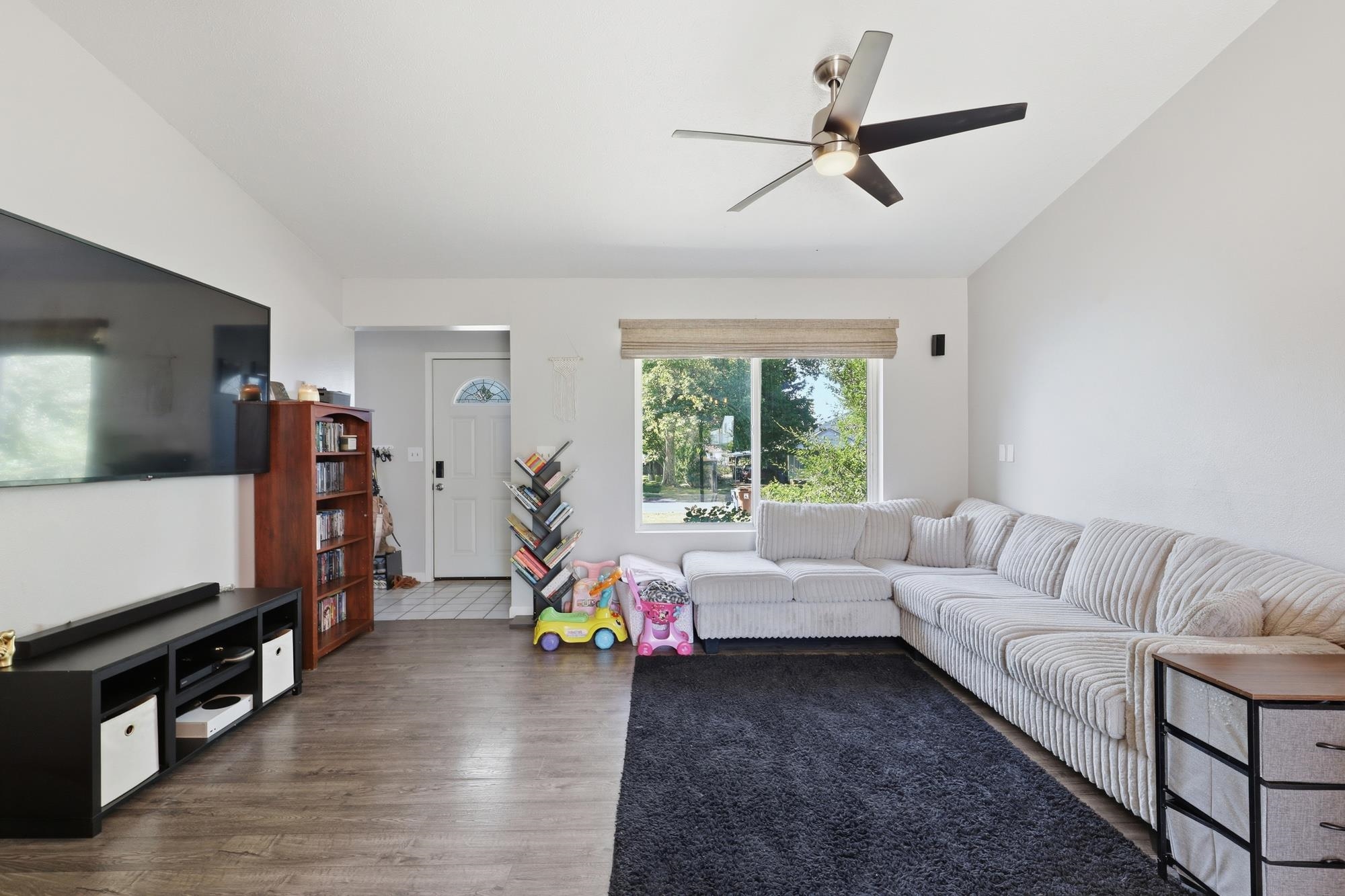 3417 E BRIDGEPORT Ave - Photo 4