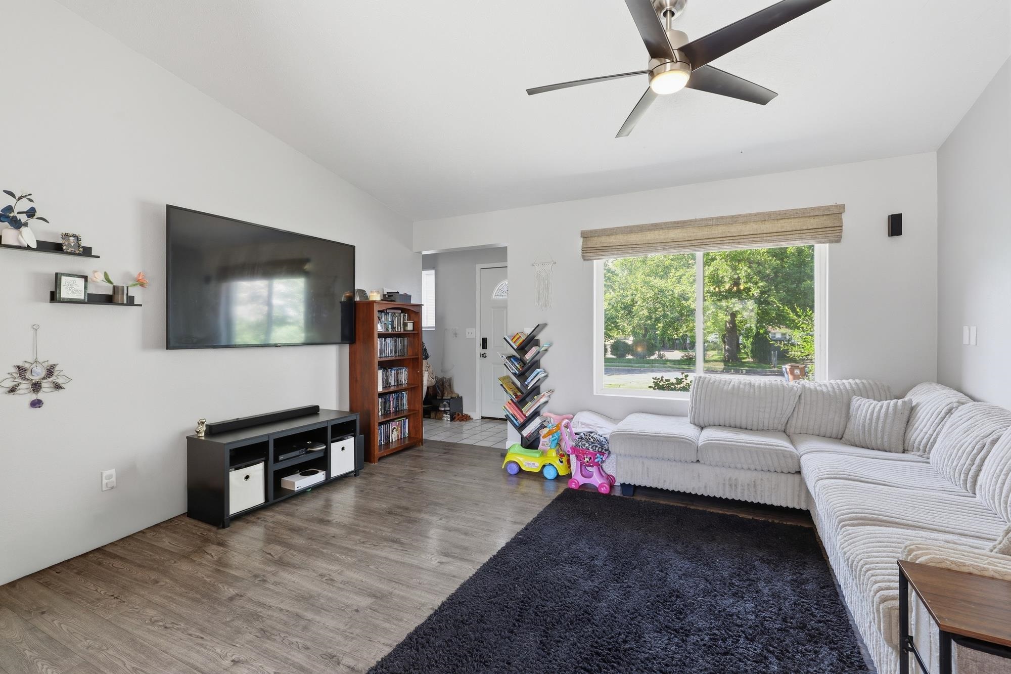 3417 E BRIDGEPORT Ave - Photo 5