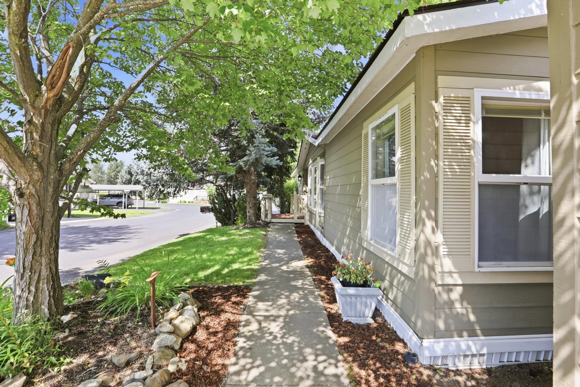 3215 E Bull Run Ln - Photo 2