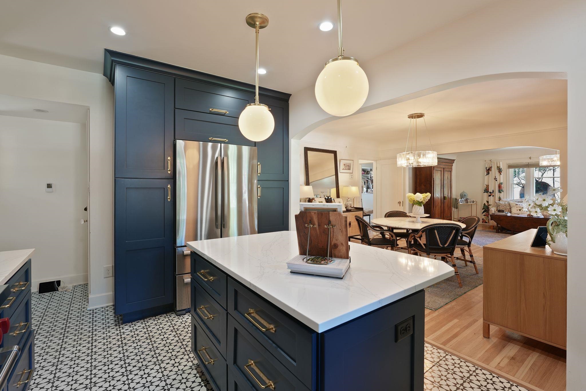 629 W 17TH Ave - Photo 13