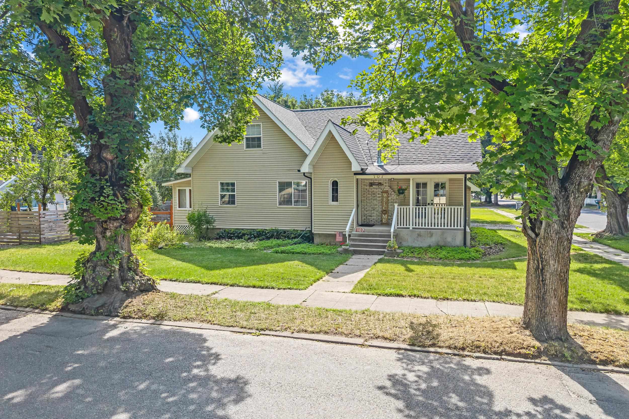 107 N Stevens St - Photo 1