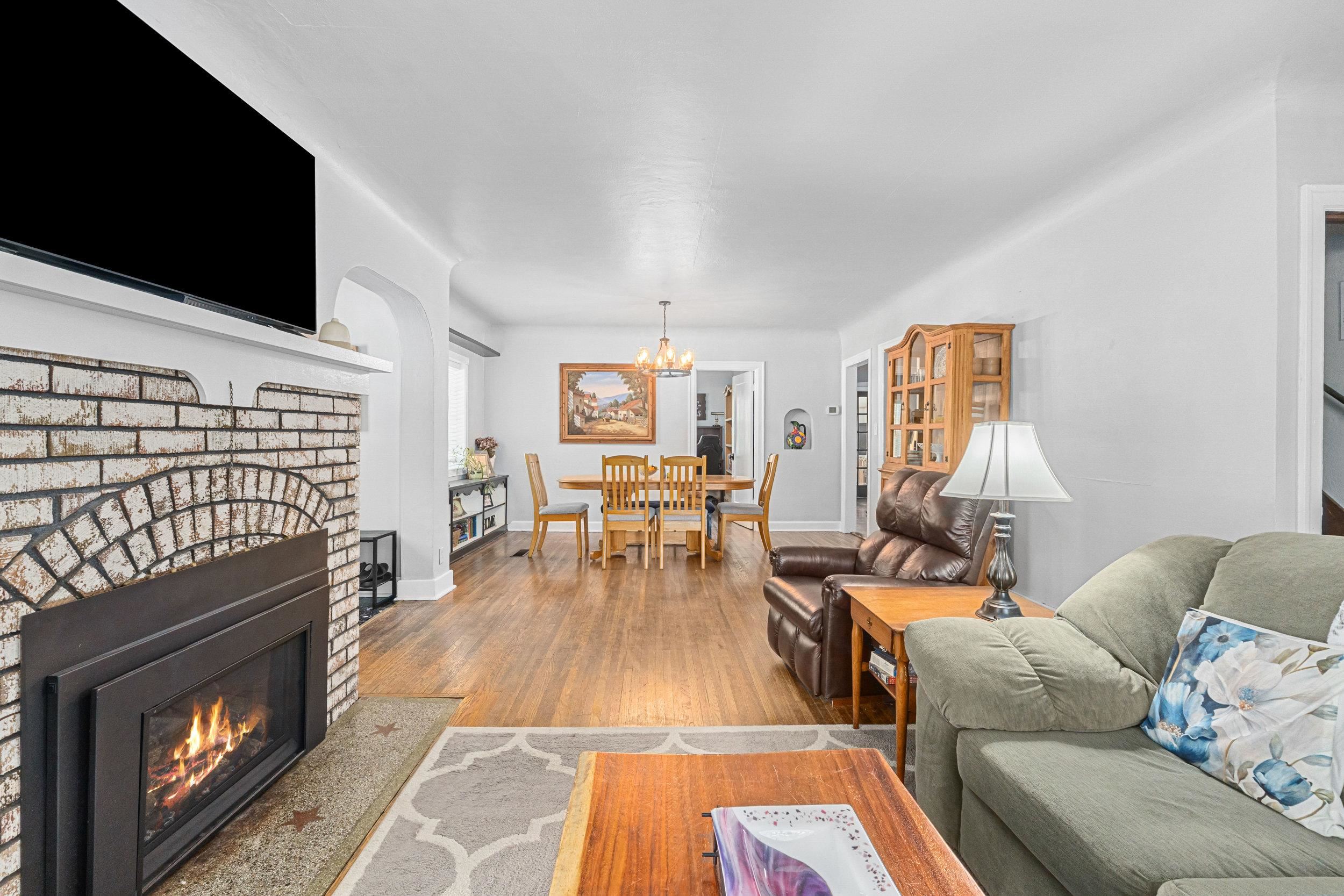 107 N Stevens St - Photo 3