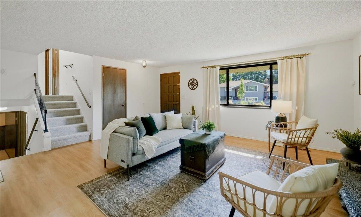 6425 N Elizabeth St - Photo 2