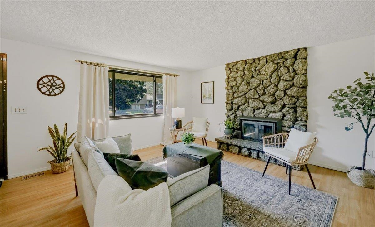 6425 N Elizabeth St - Photo 3
