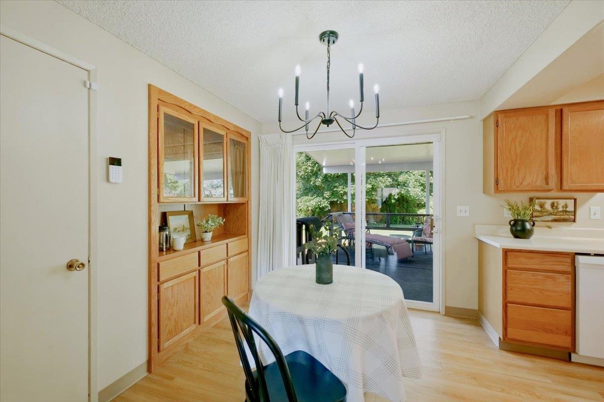 6425 N Elizabeth St - Photo 5