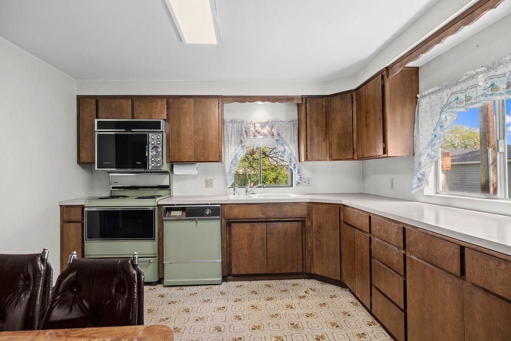 2920 N Regal St - Photo 18