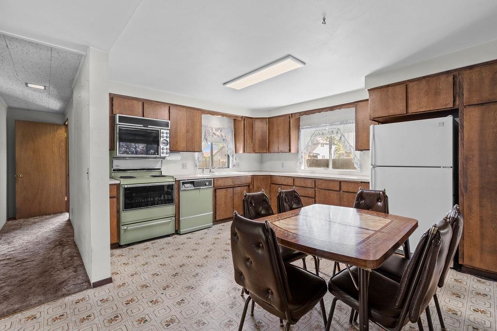 2920 N Regal St - Photo 21