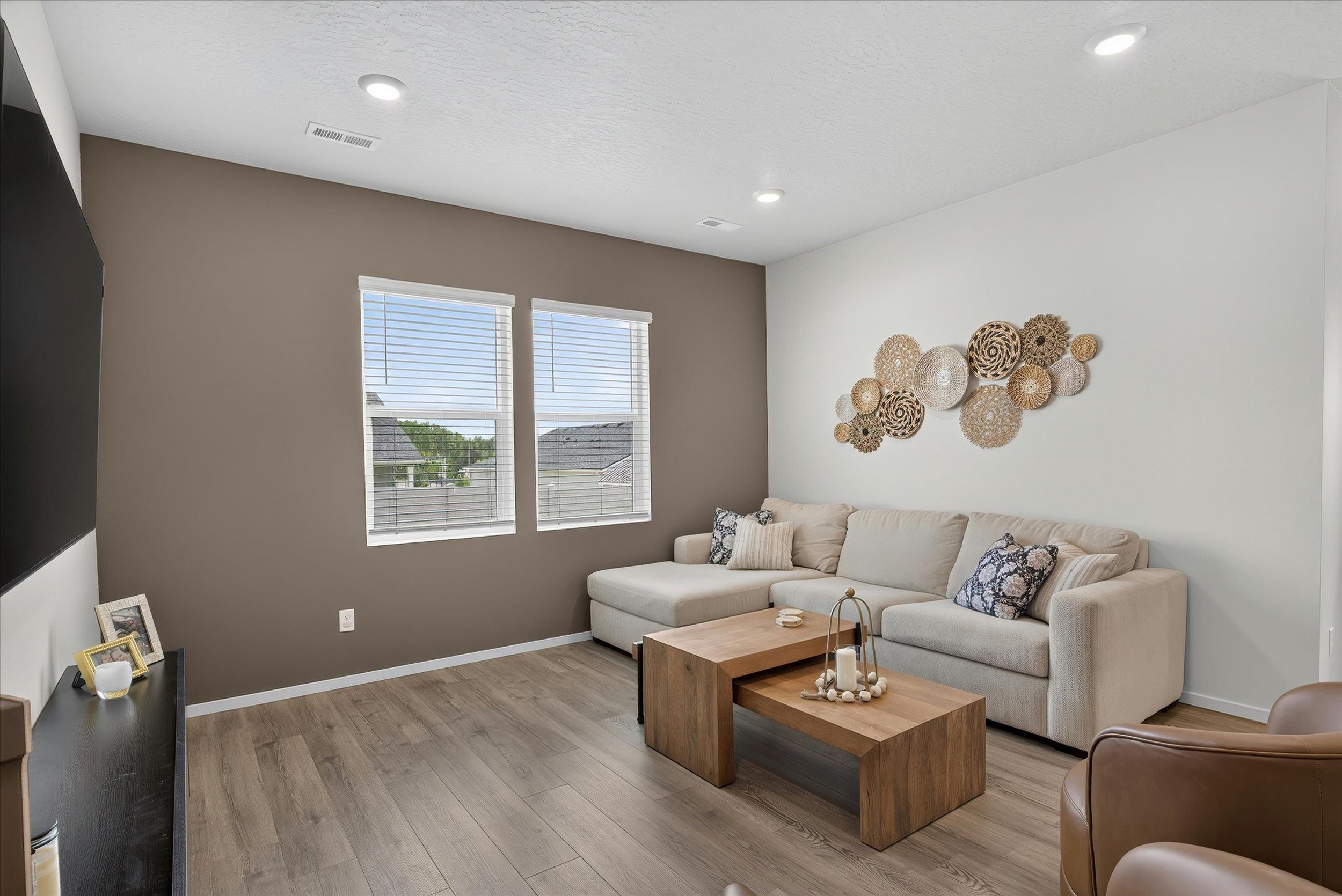 508 E K St - Photo 6