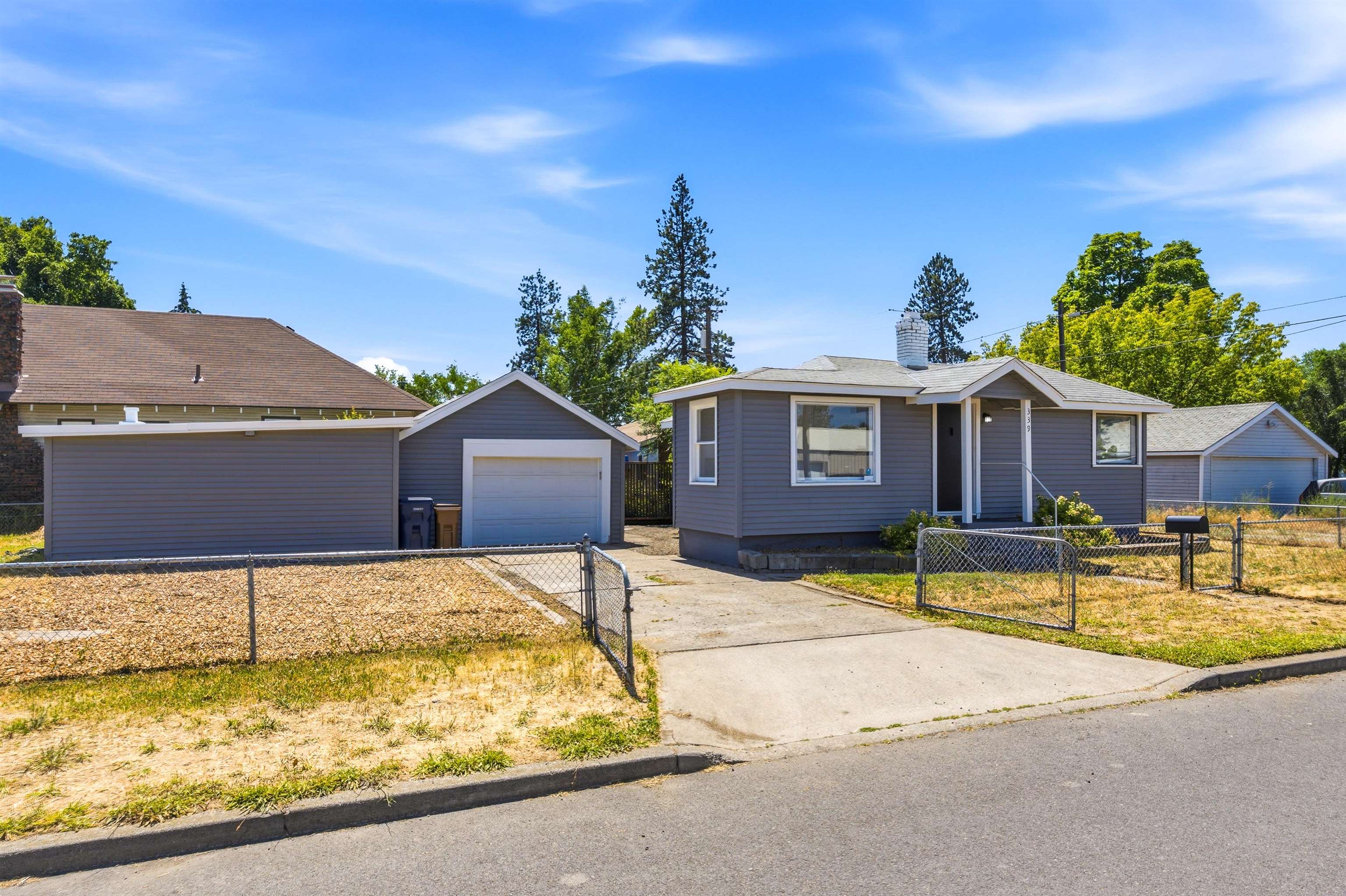 339 W Longfellow Ave - Photo 1