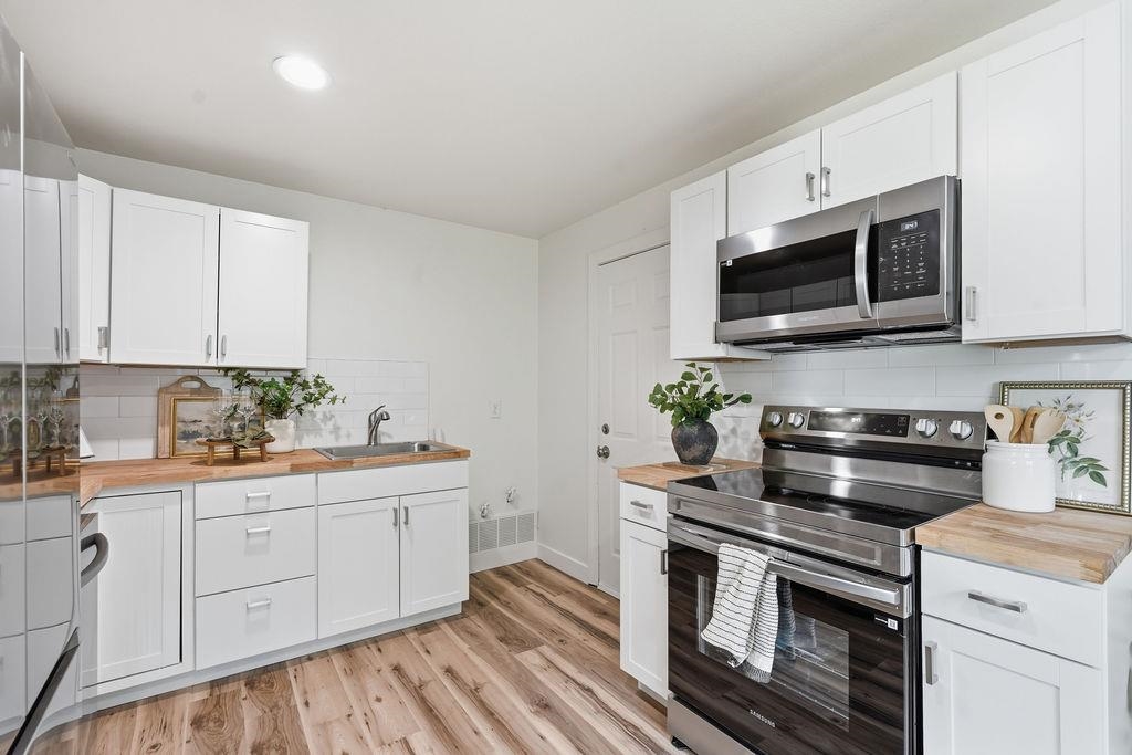 6012 N Greenwood Blvd - Photo 9