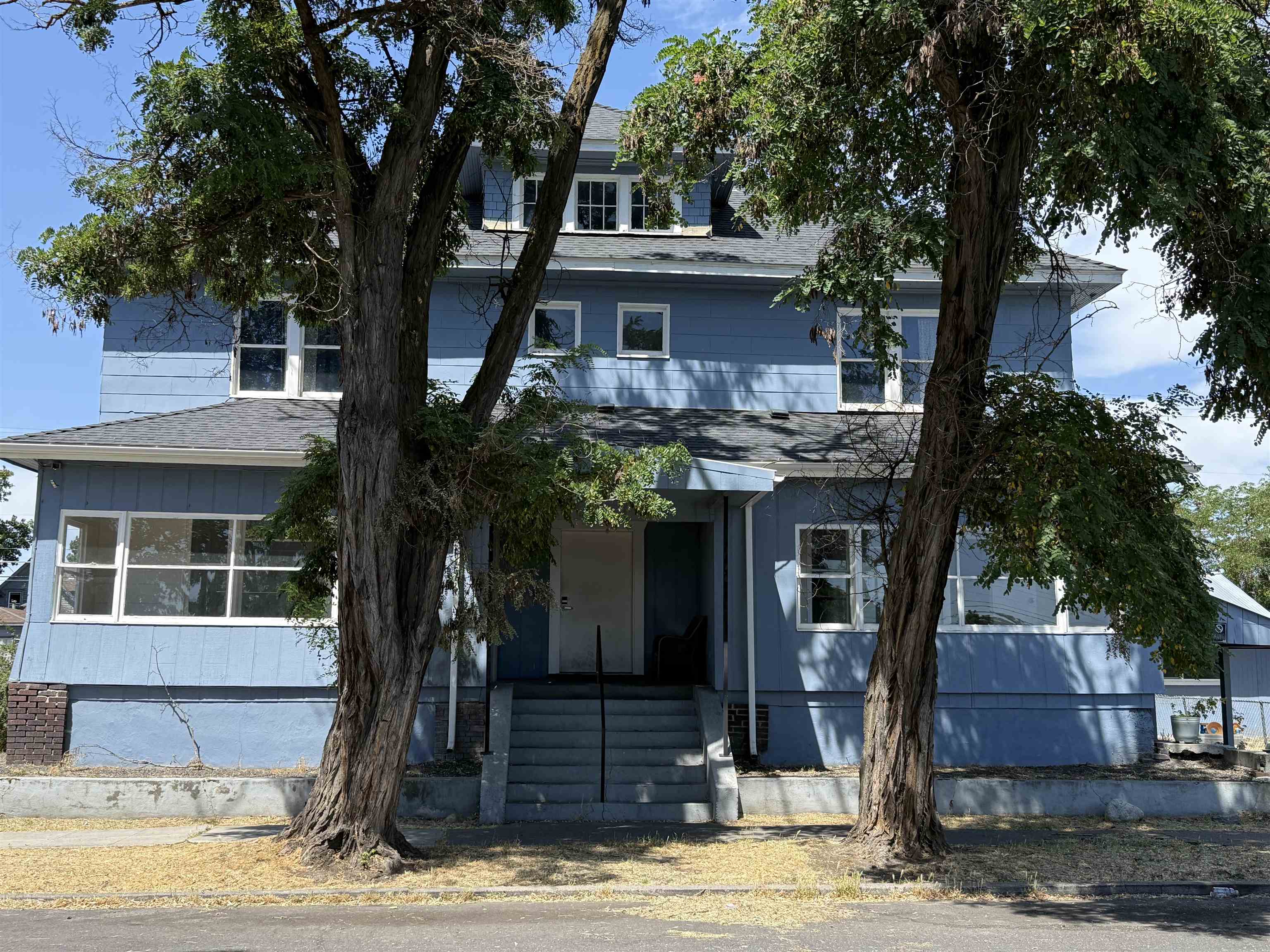 1708 W Gardner Ave - Photo 2