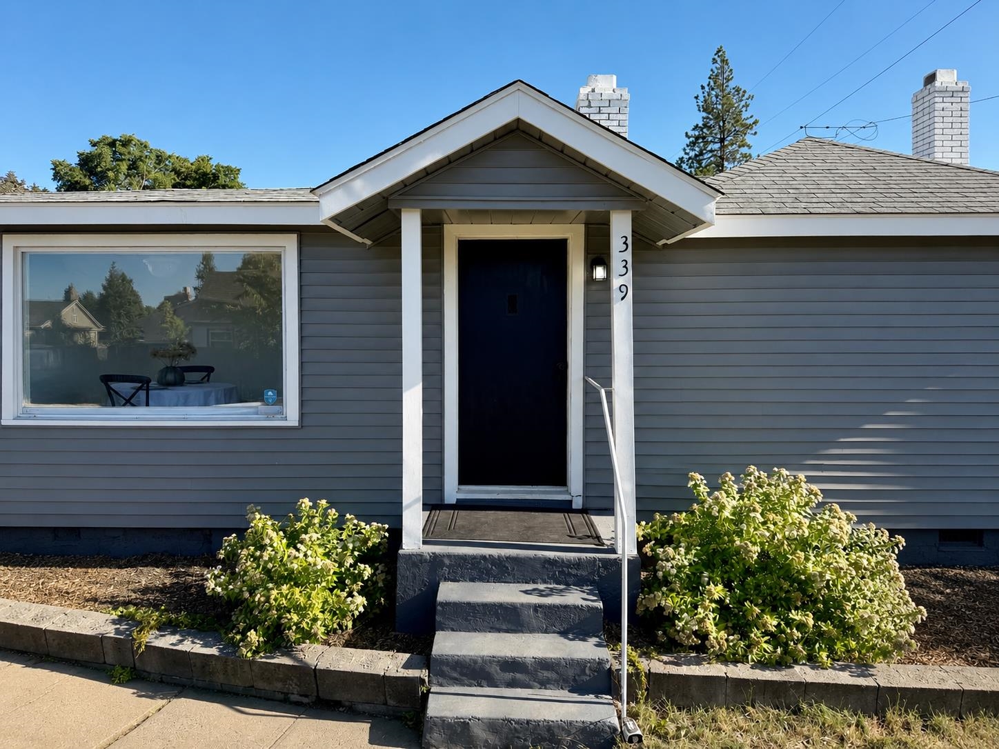 339 W Longfellow Ave - Photo 2