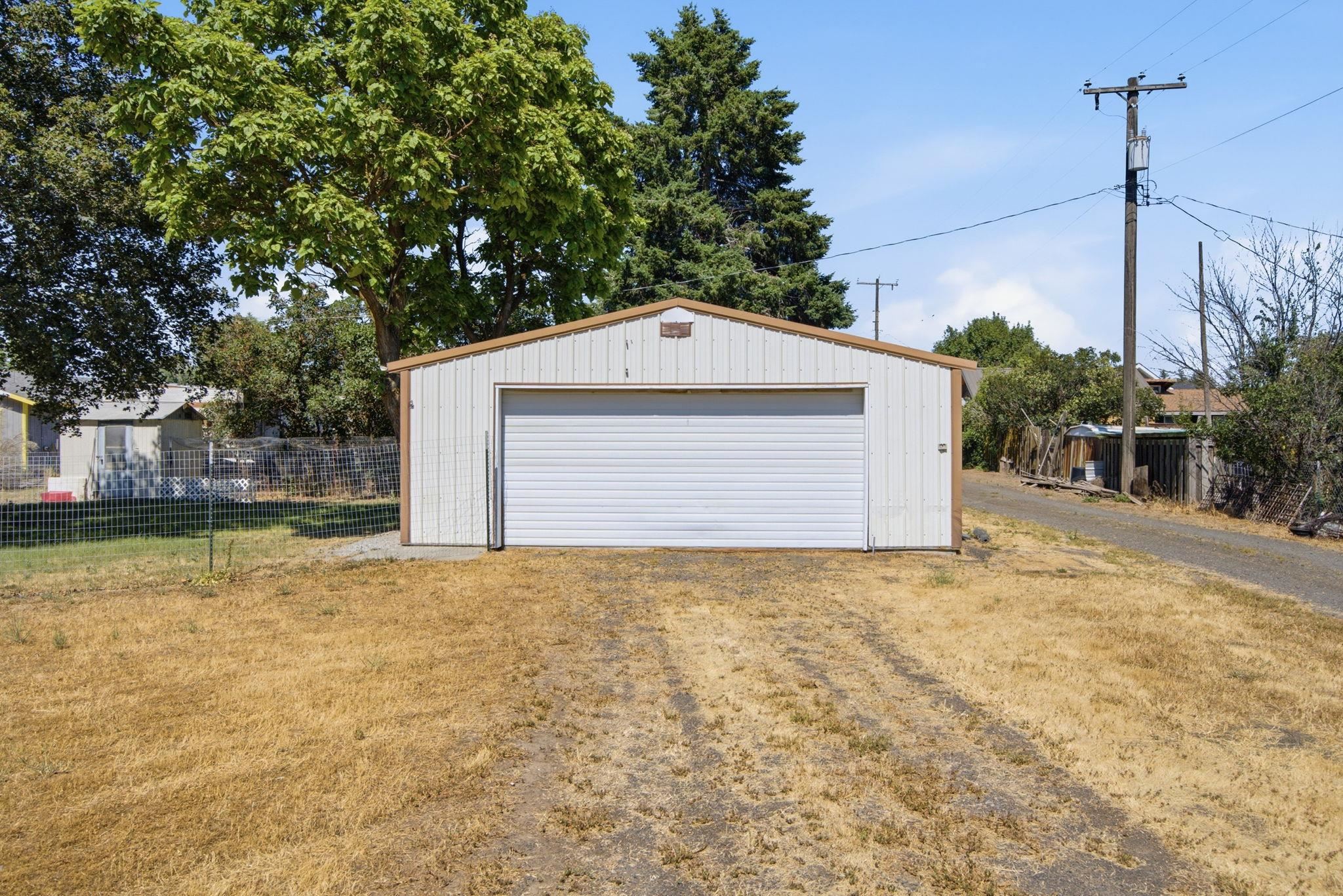 209 S Clark Ave - Photo 37