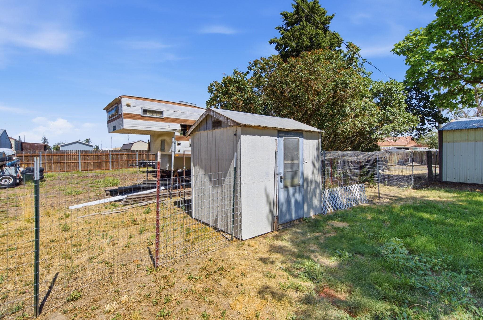 209 S Clark Ave - Photo 34