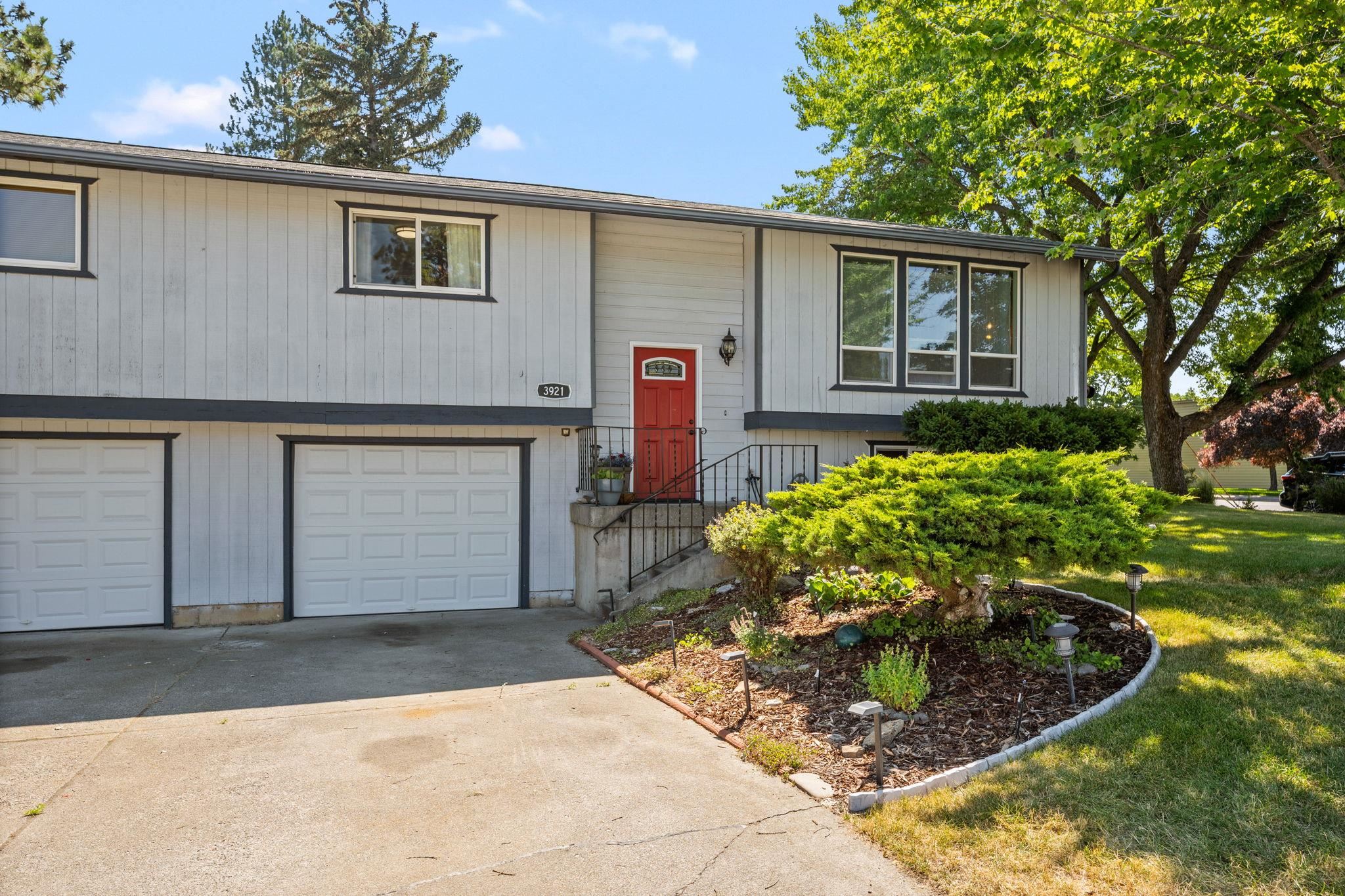 3921 S Johnson St - Photo 3