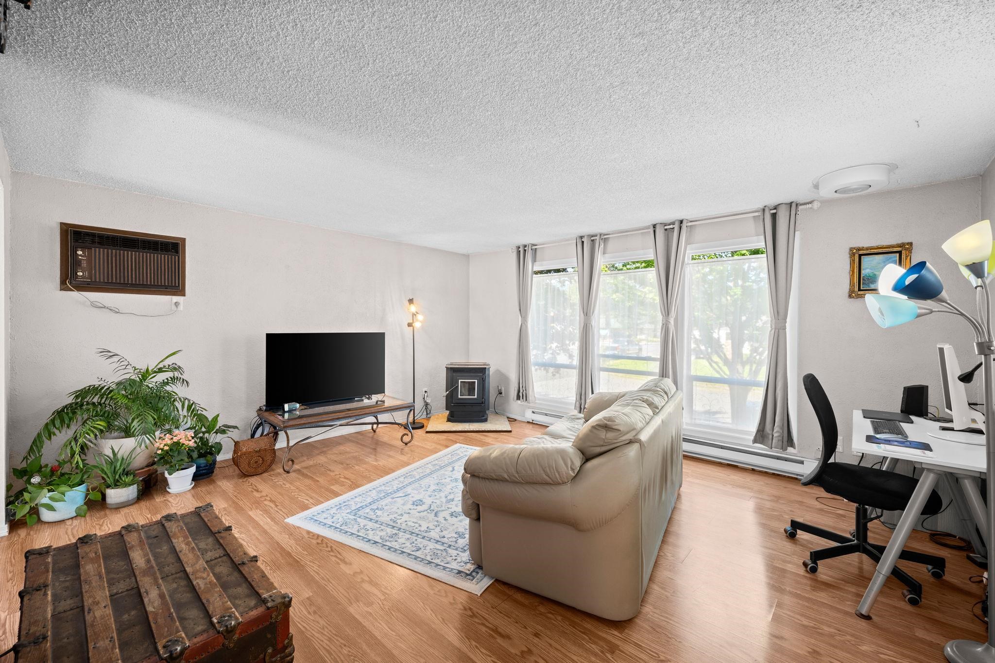 3921 S Johnson St - Photo 4