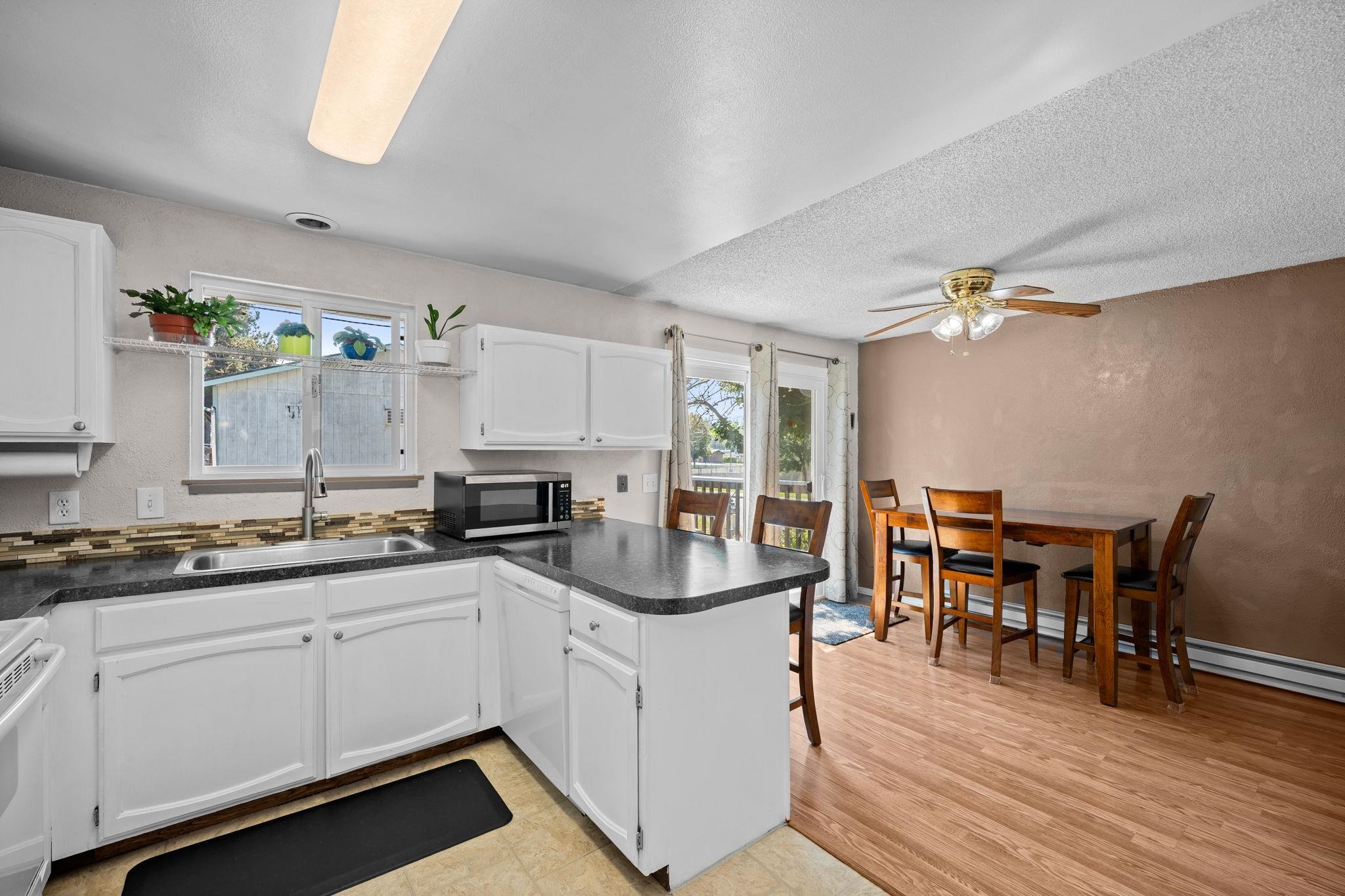 3921 S Johnson St - Photo 11