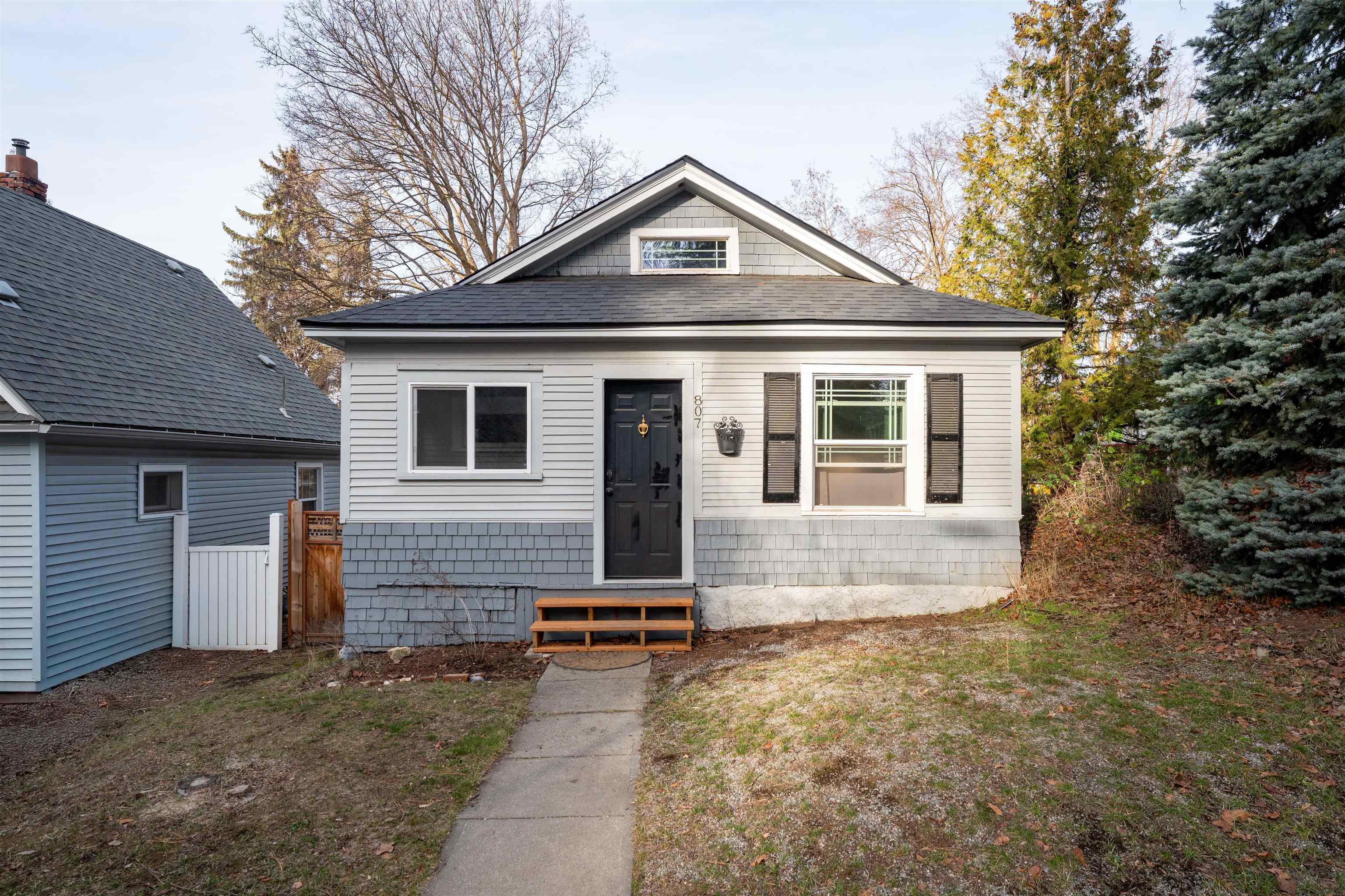 807 E 11th Ave - Photo 1