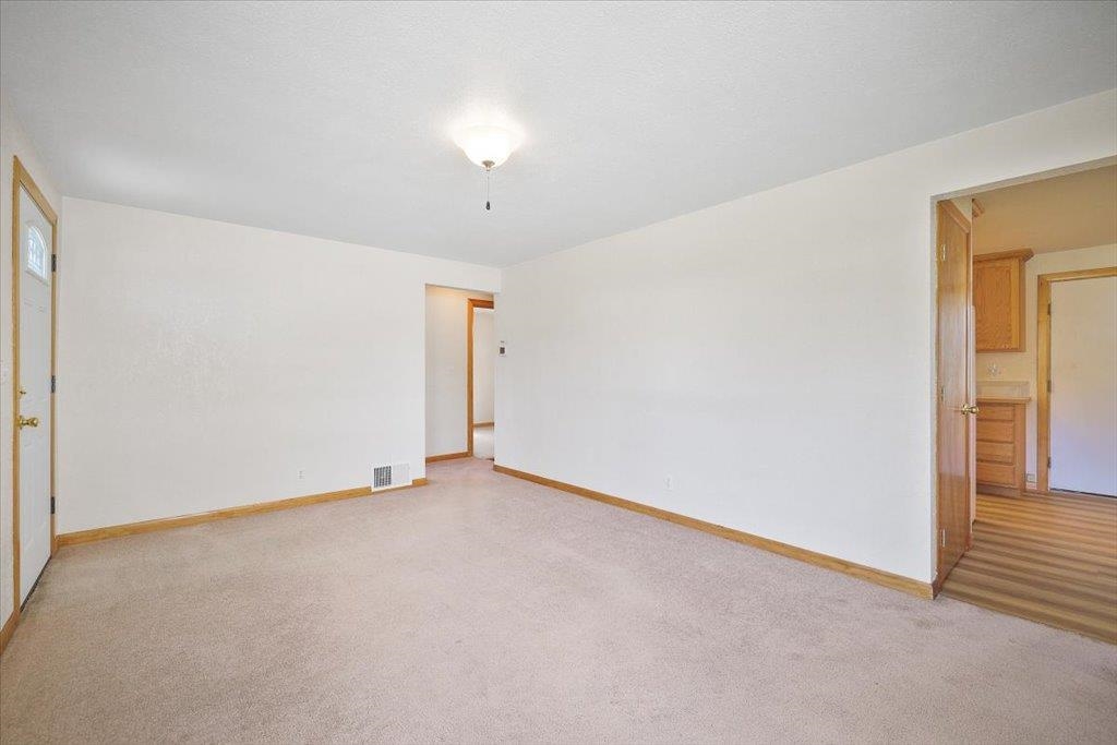 5521 N HEMLOCK St - Photo 6