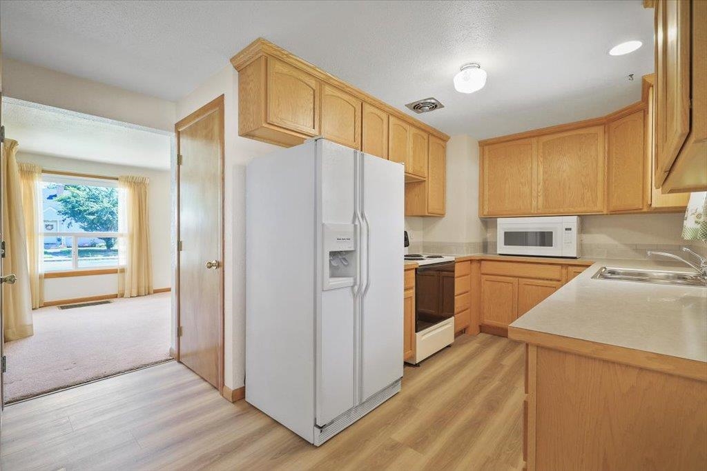 5521 N HEMLOCK St - Photo 7
