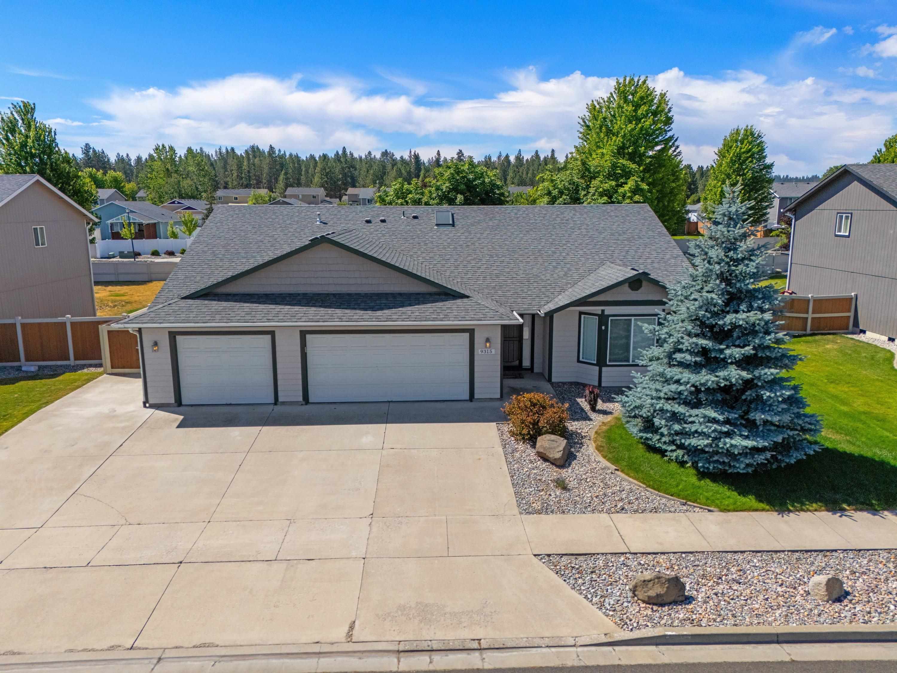 9315 W Claire Ave - Photo 2