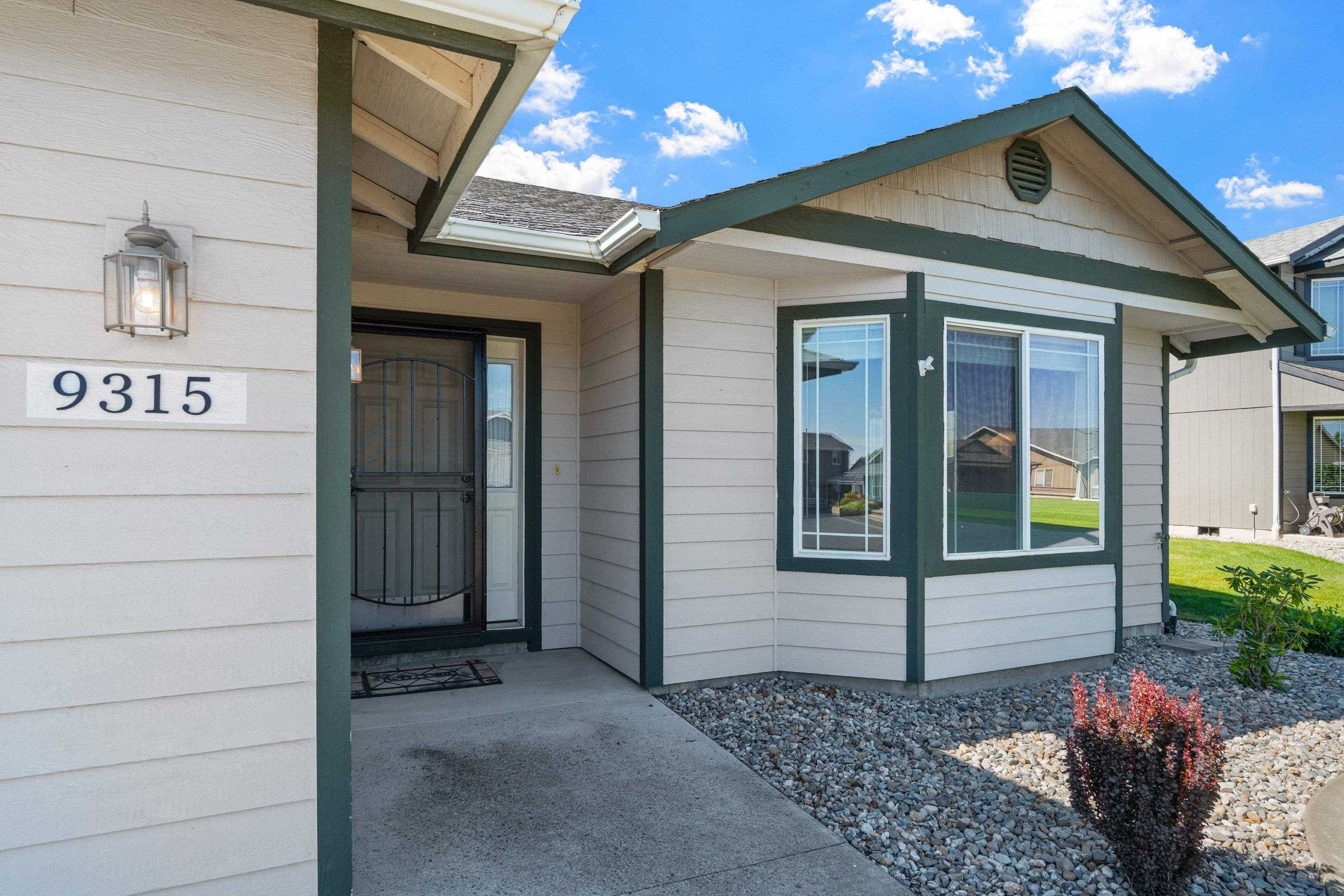 9315 W Claire Ave - Photo 3