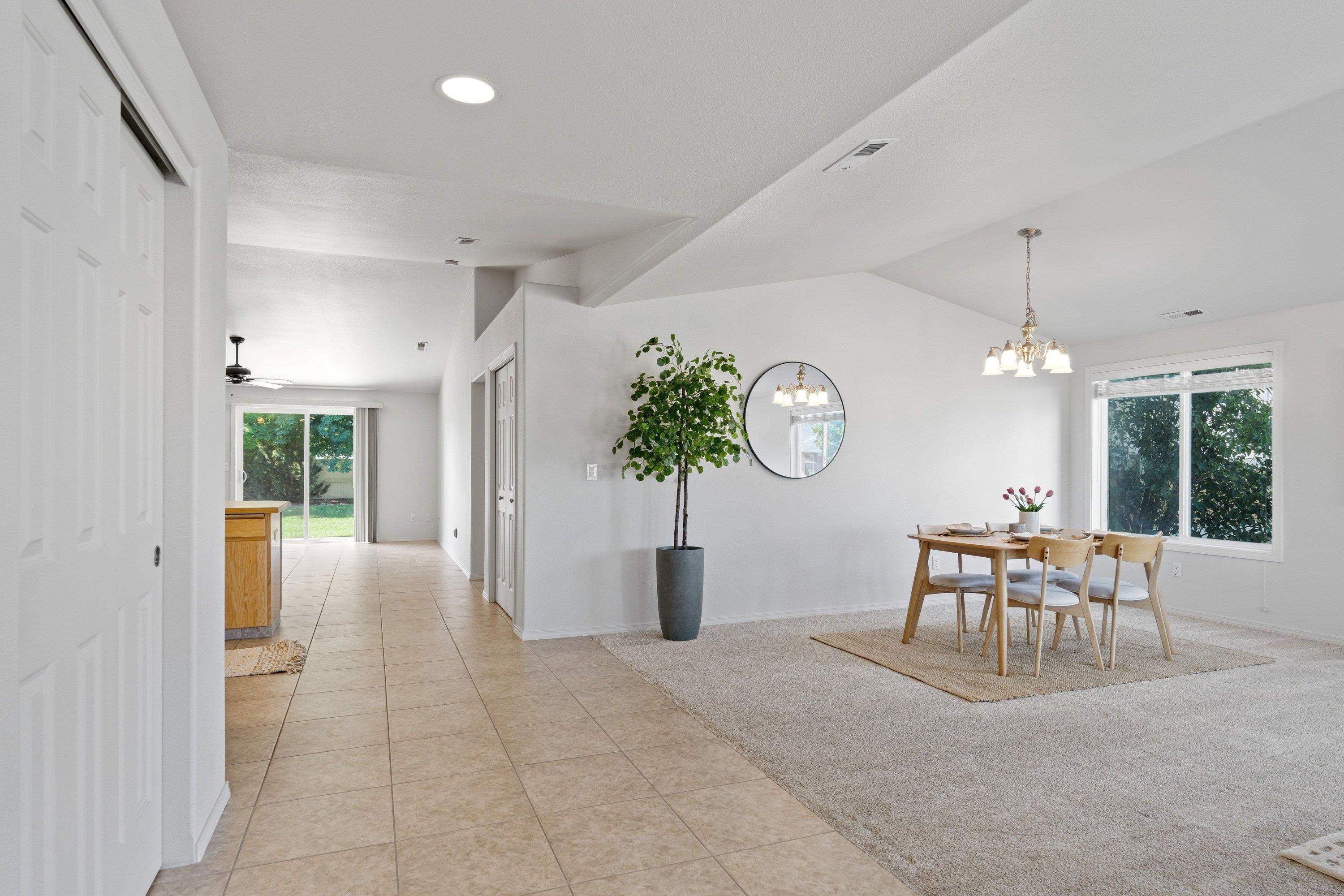 9315 W Claire Ave - Photo 4