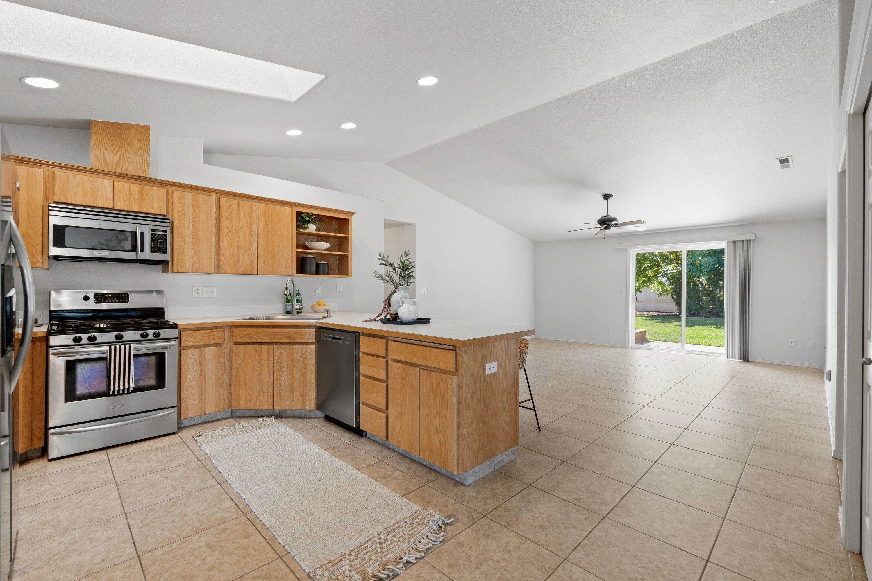 9315 W Claire Ave - Photo 13