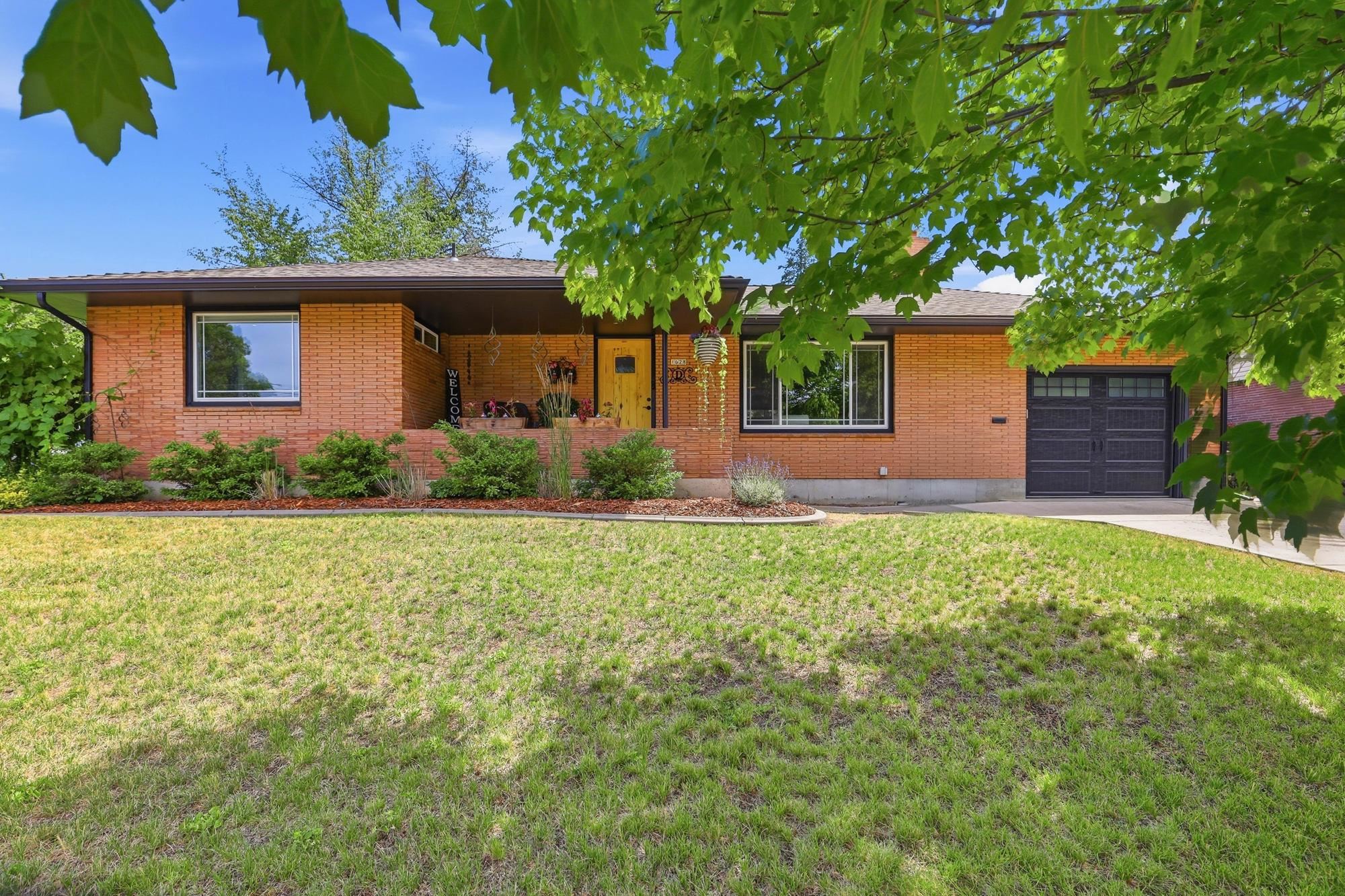 1628 E 15th Ave - Photo 2