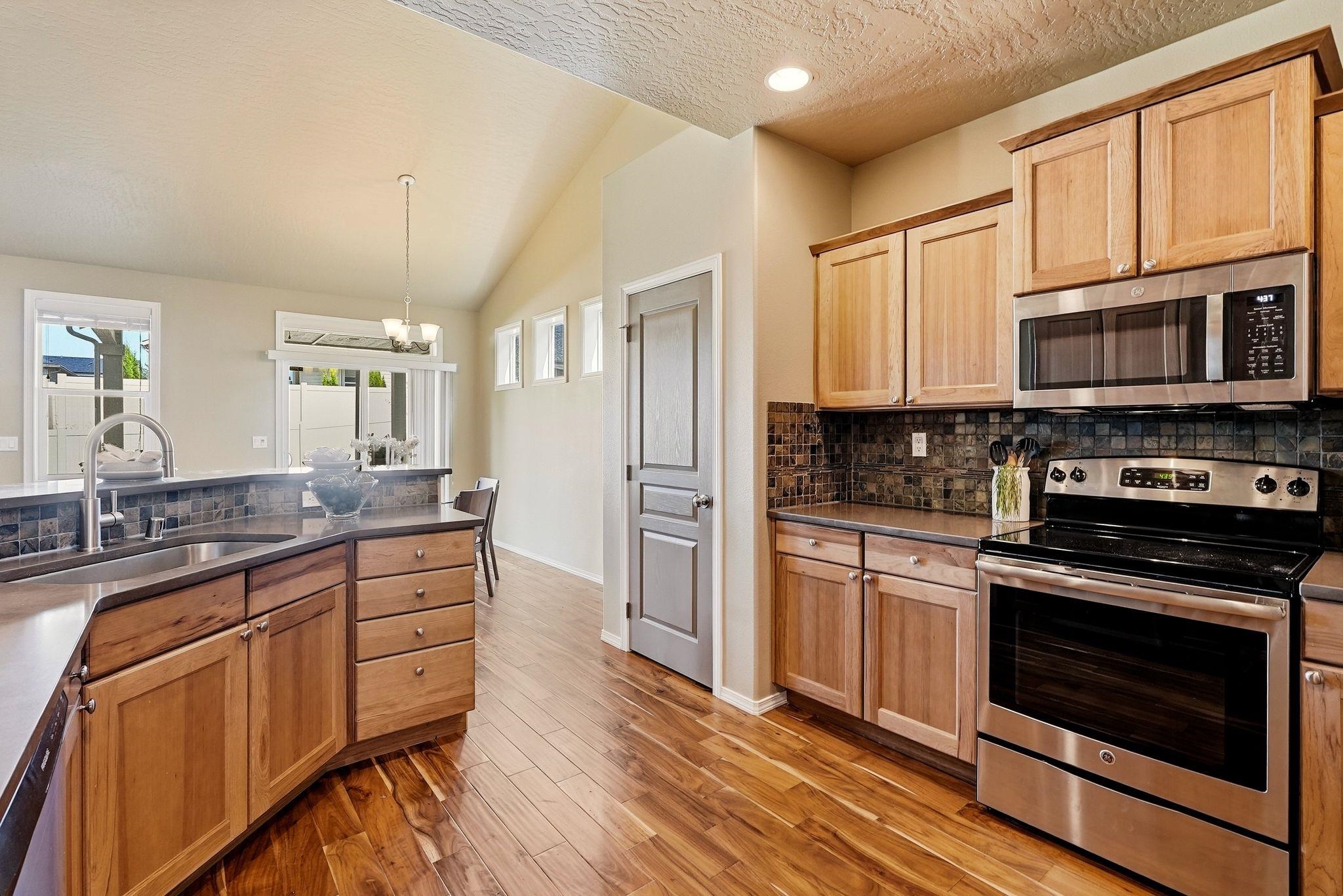 6909 S Woodhaven Dr - Photo 9