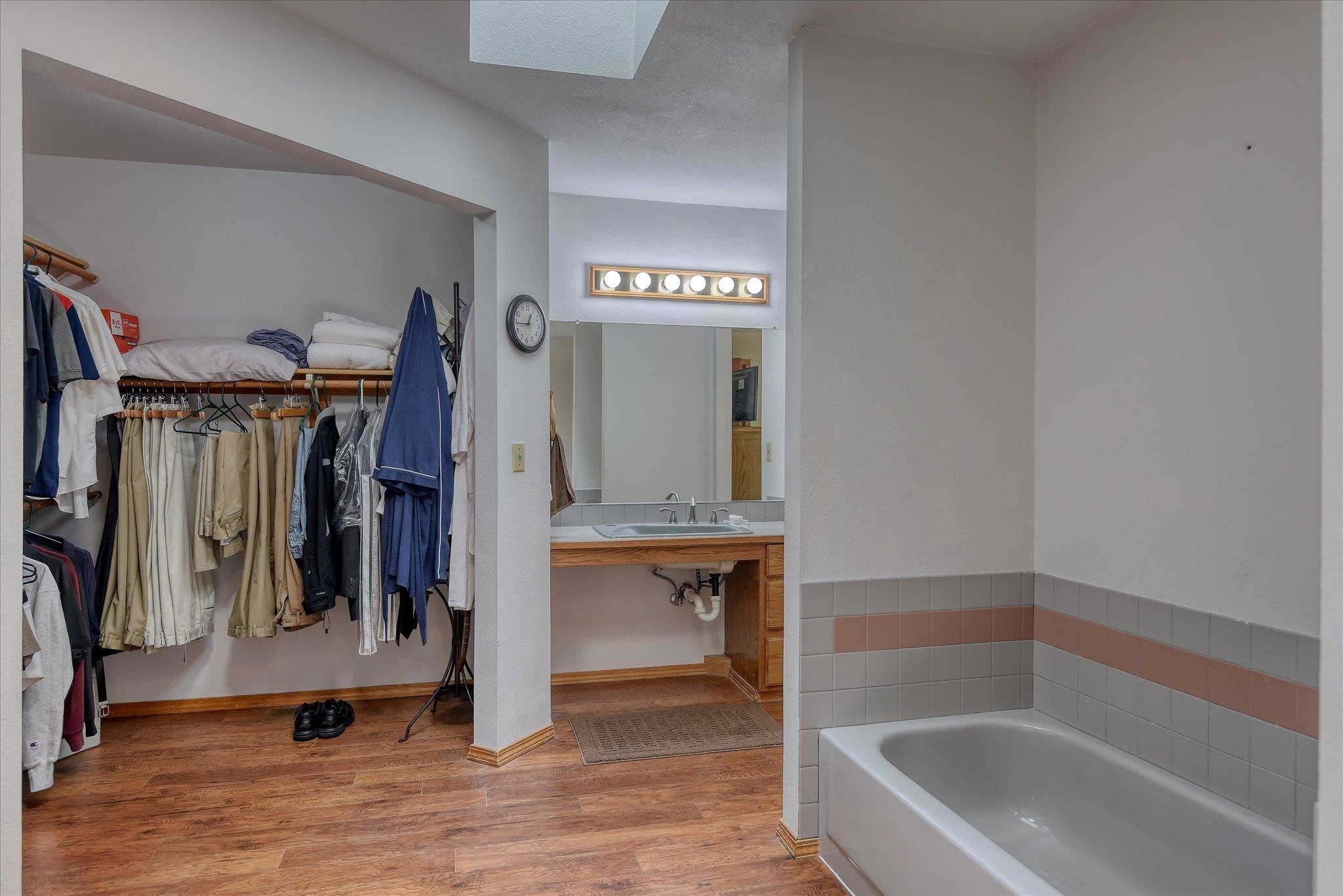 4916 GREENLEAF Ave - Photo 11