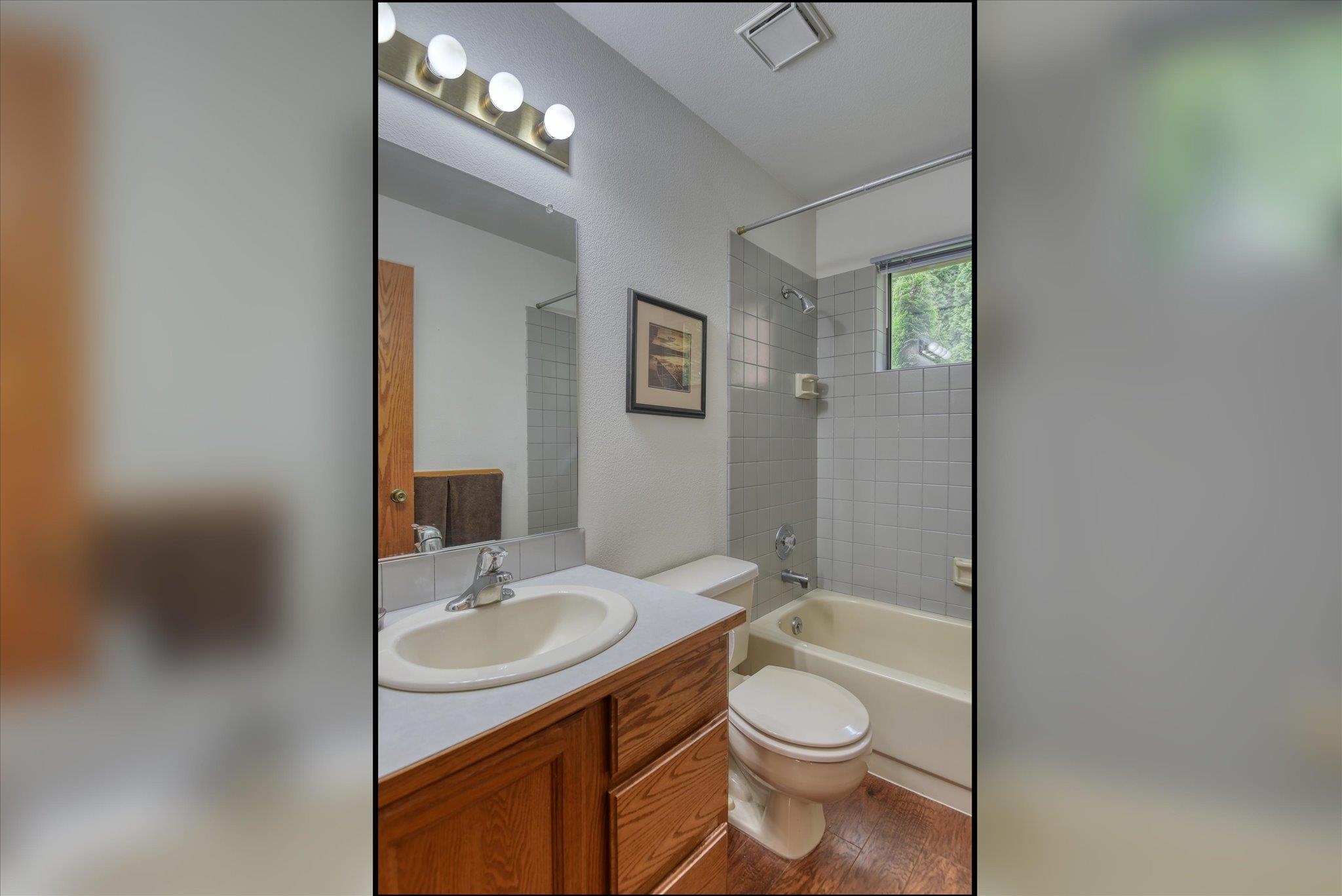 4916 GREENLEAF Ave - Photo 17