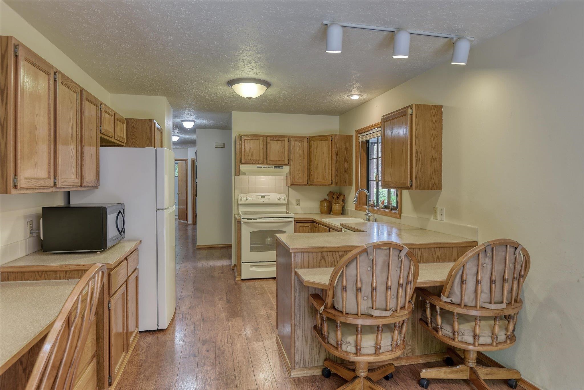 4916 GREENLEAF Ave - Photo 5