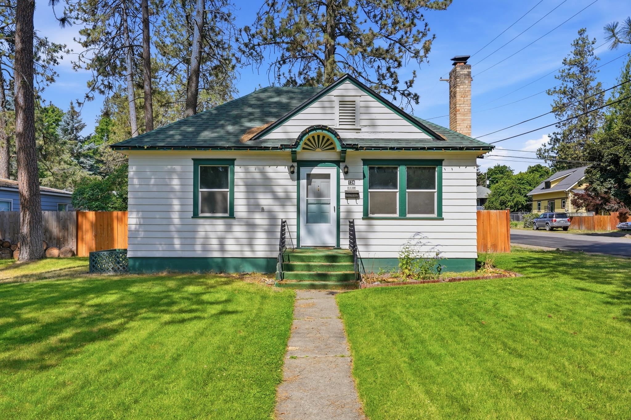 124 4th St - Photo 1