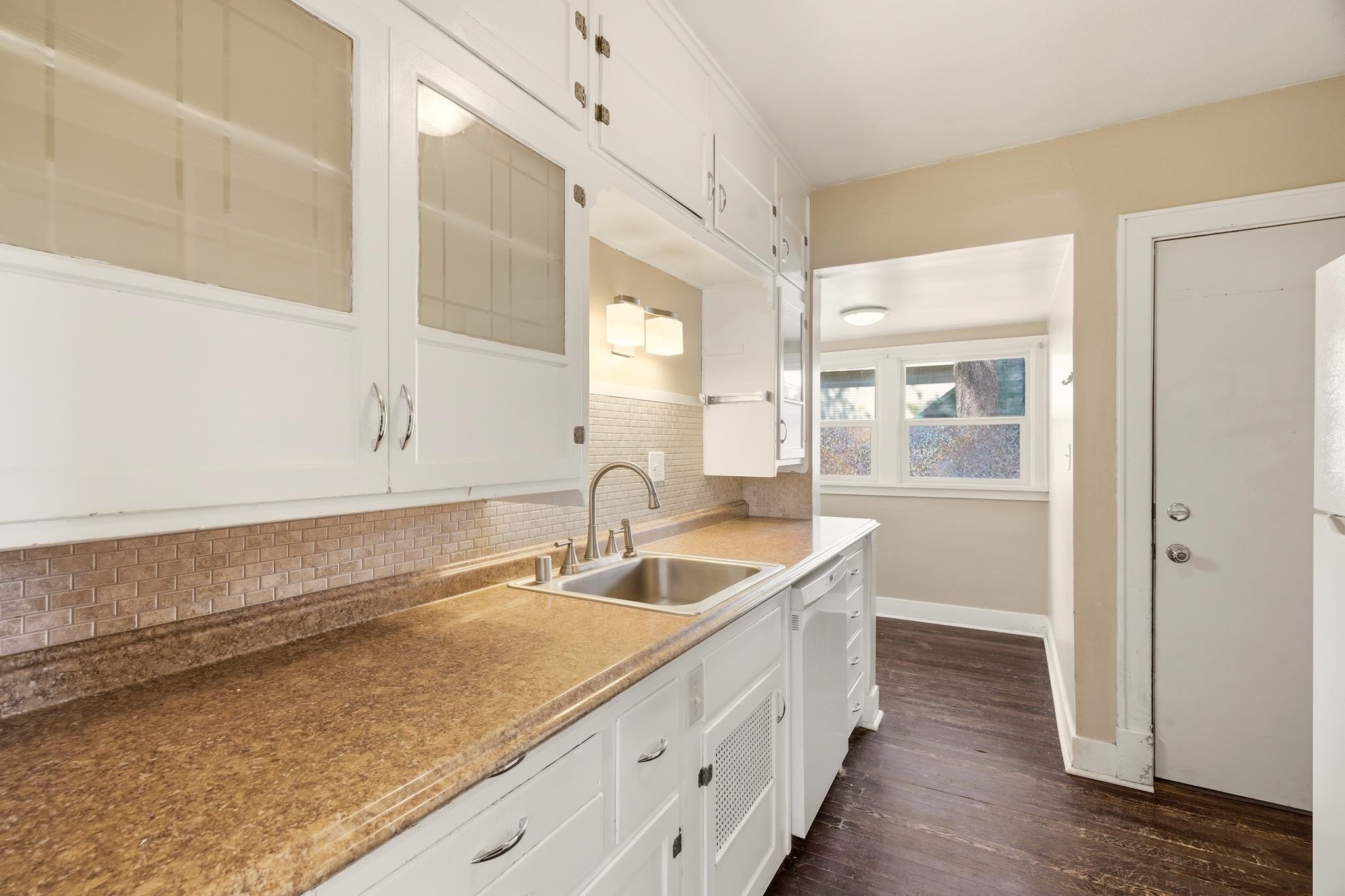 124 4th St - Photo 8