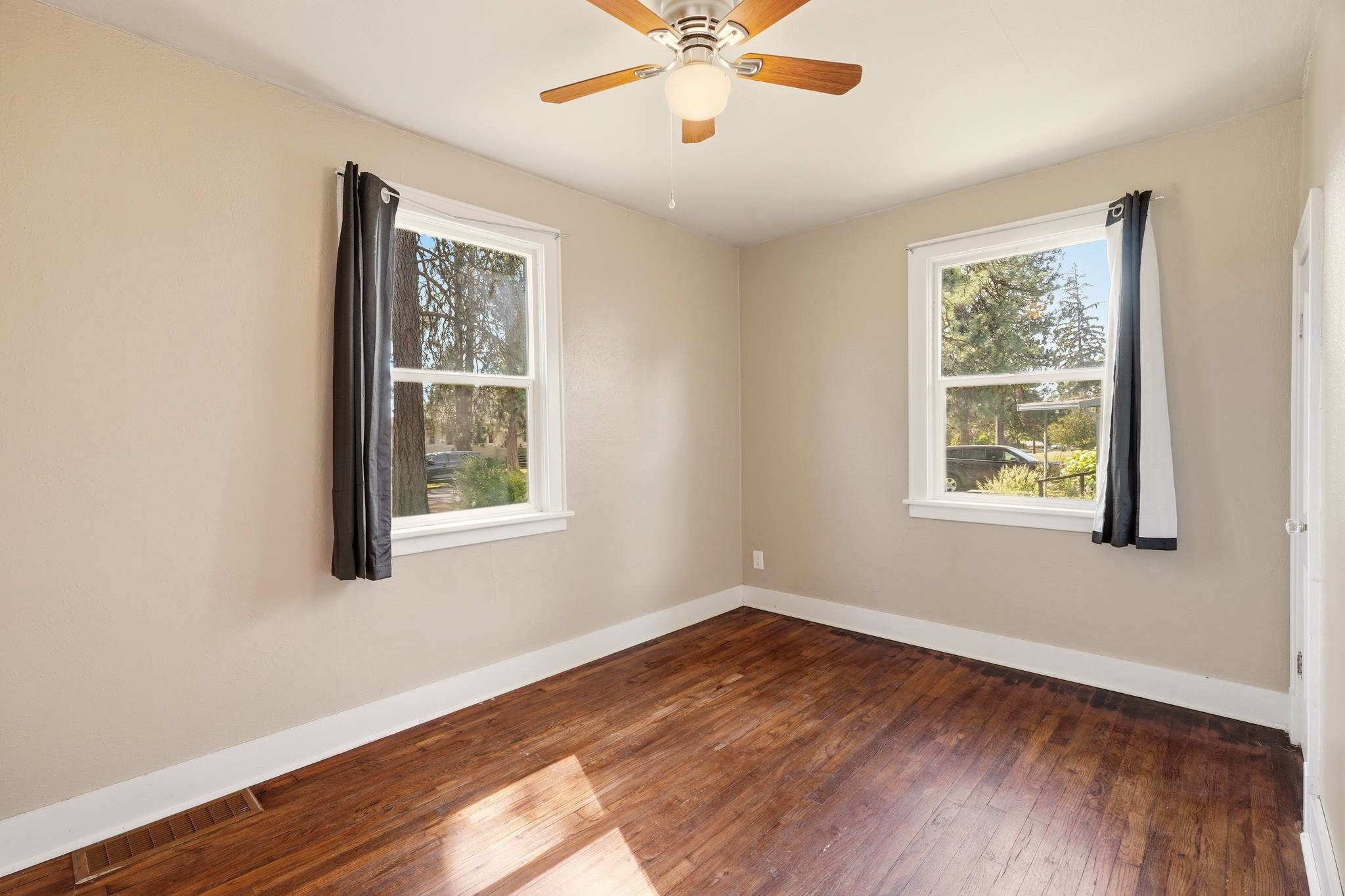 124 4th St - Photo 12