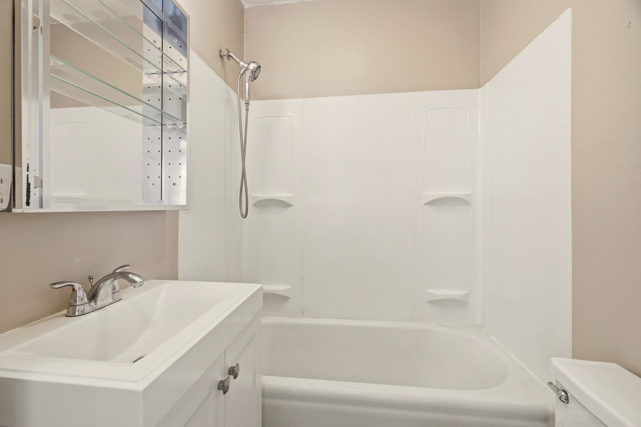 124 4th St - Photo 14