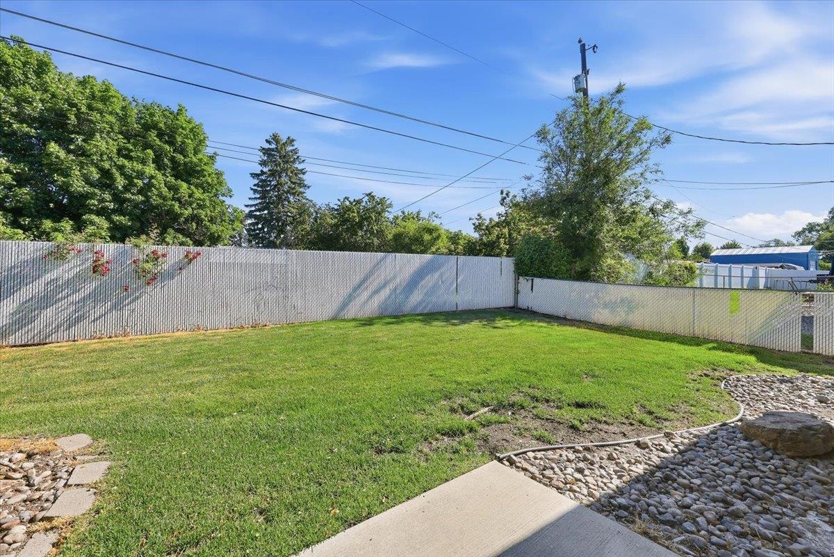 1720 N Bessie Ln - Photo 12