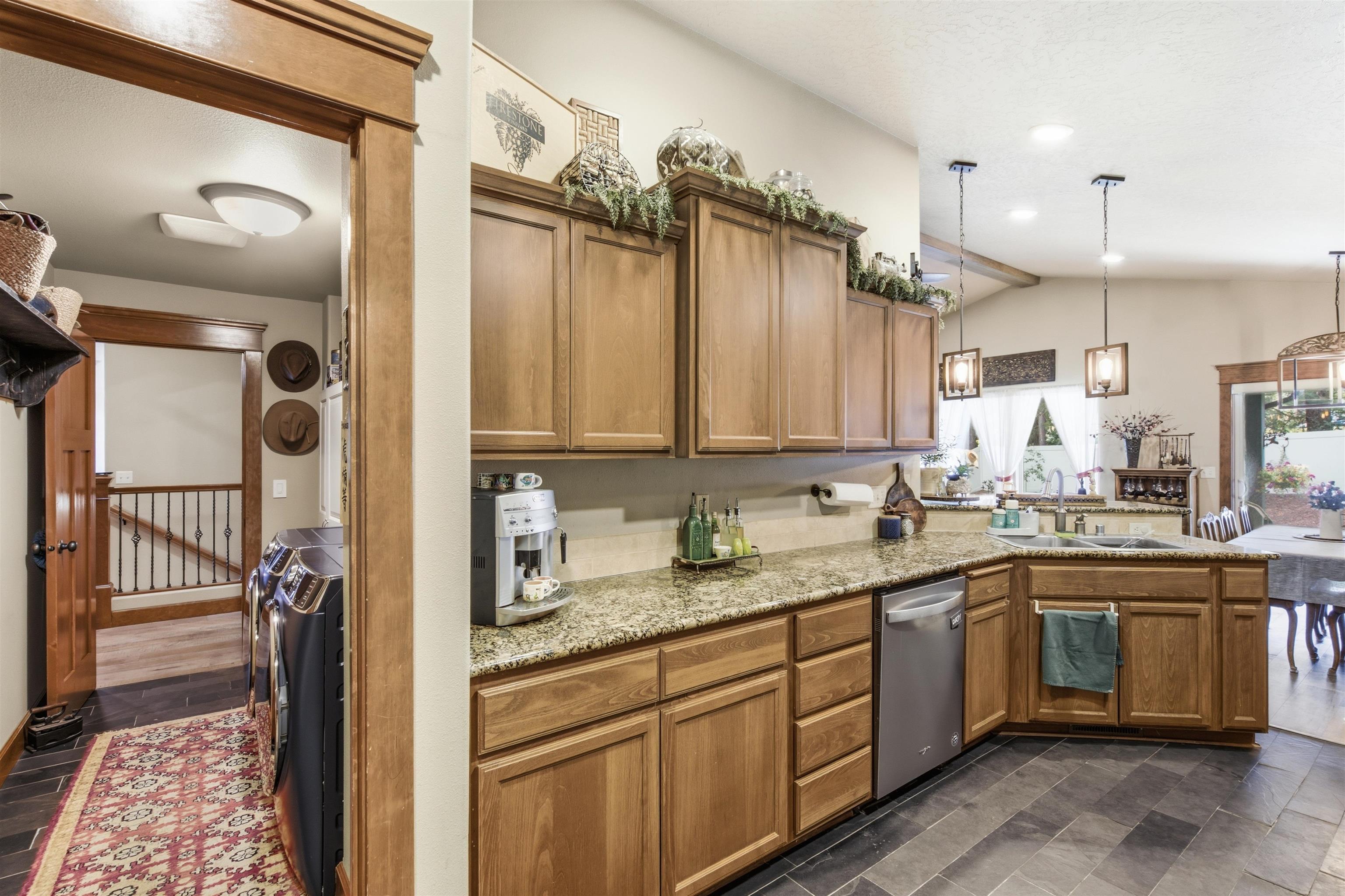 215 W Bristol Ave - Photo 15