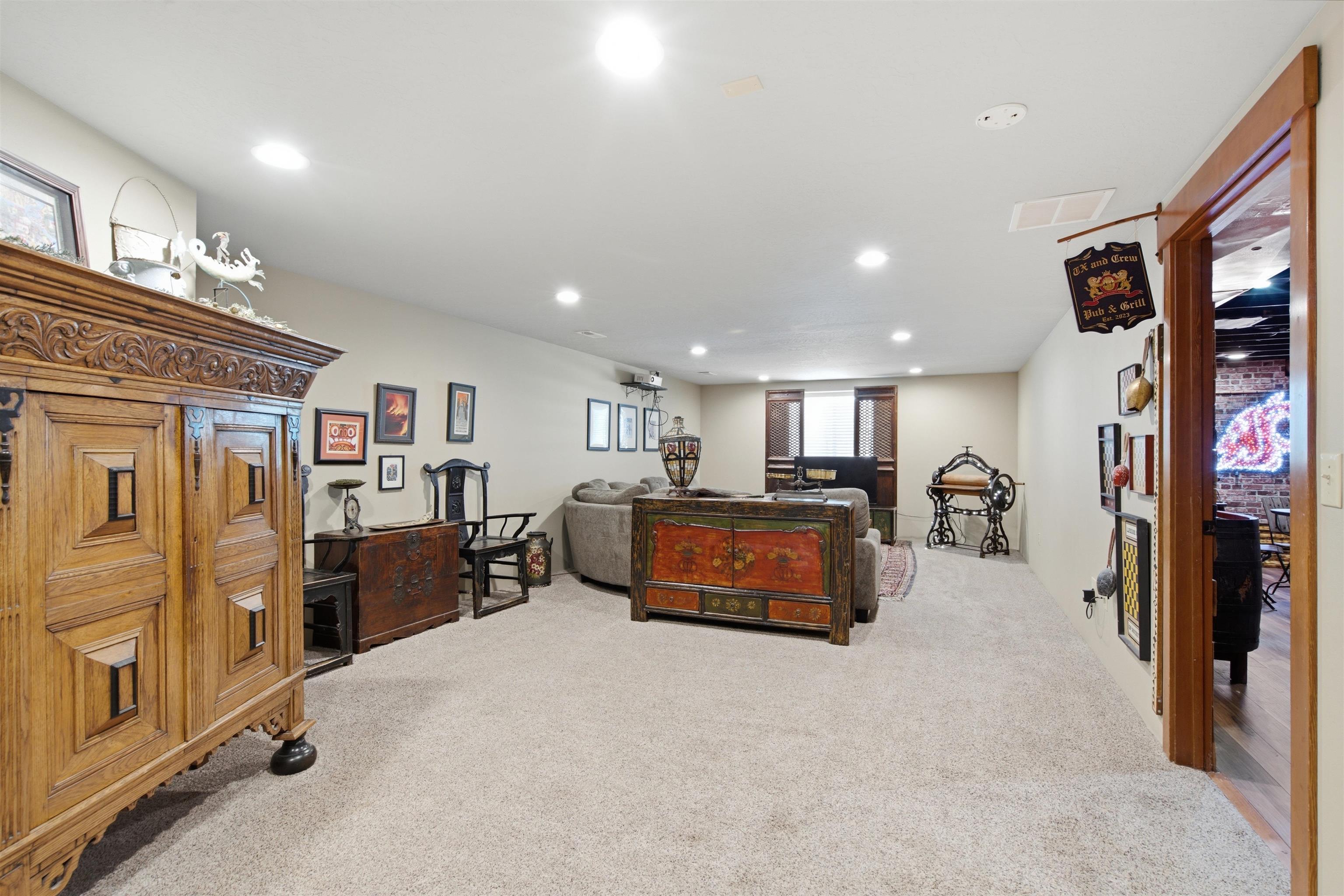 215 W Bristol Ave - Photo 31