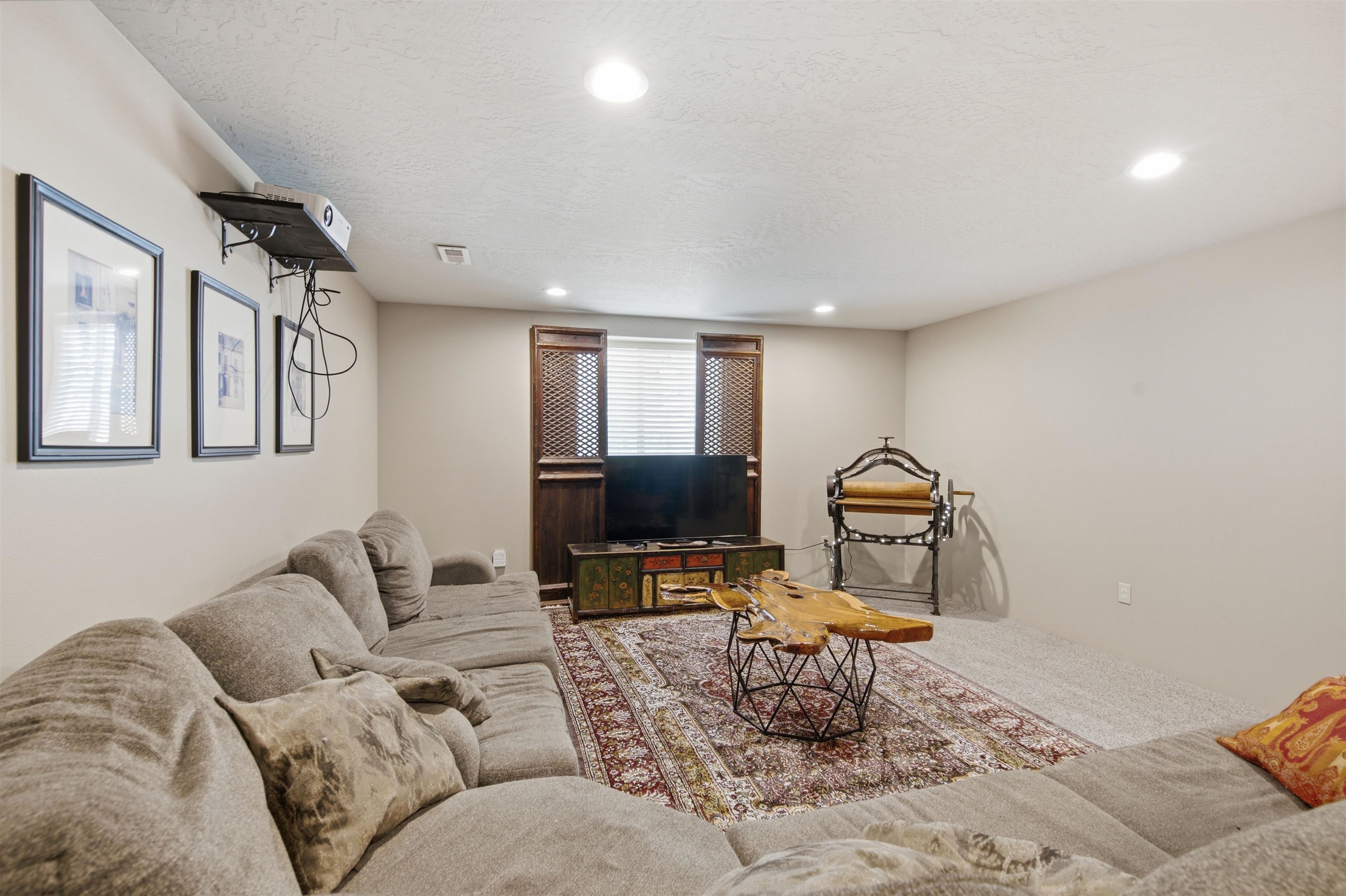 215 W Bristol Ave - Photo 32