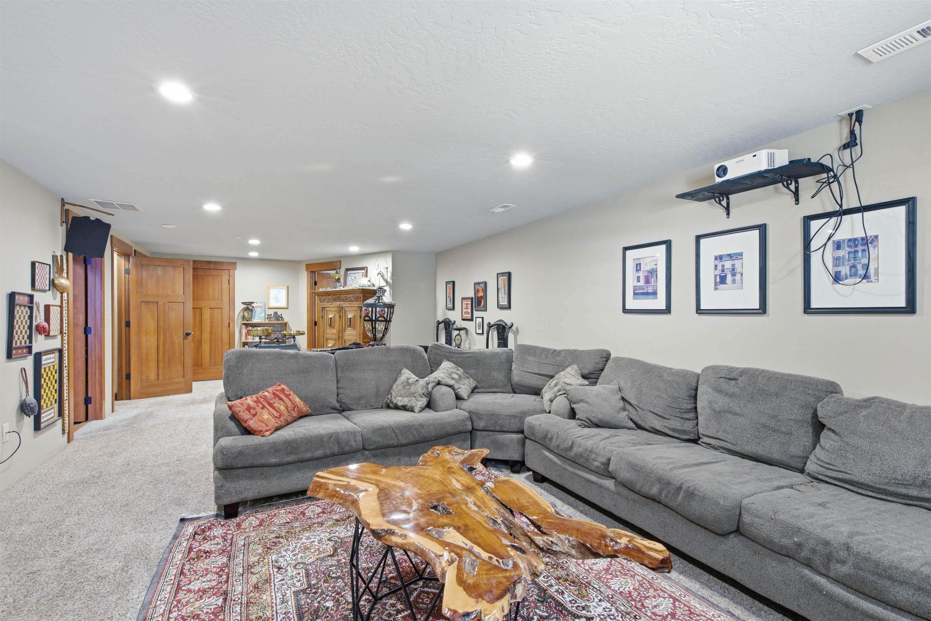 215 W Bristol Ave - Photo 33