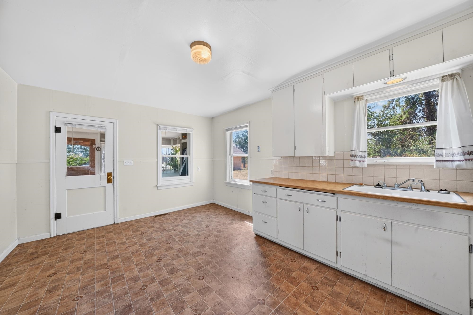 5221 W Sunset Hwy - Photo 9