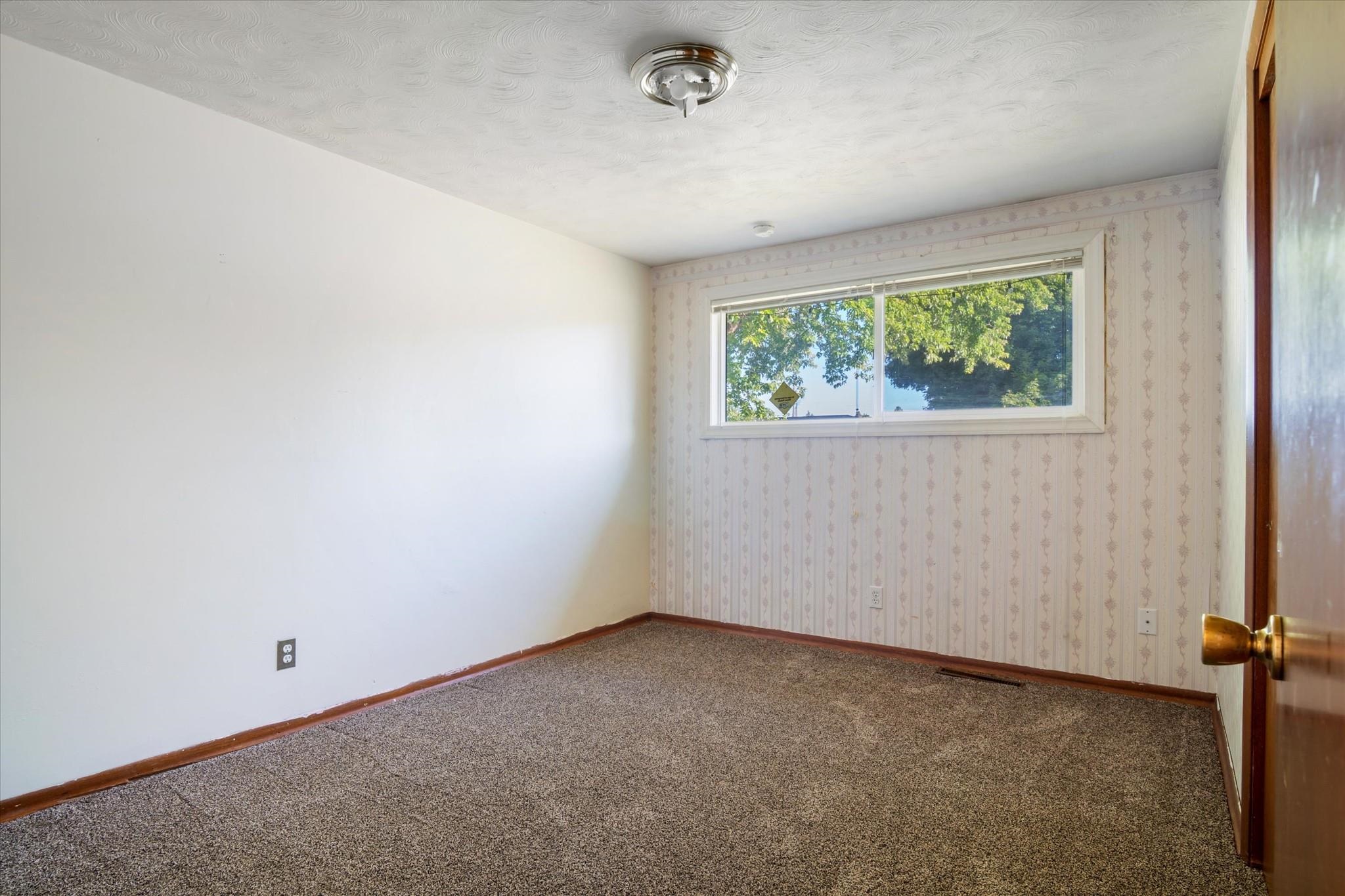 14005 E 5th Ave - Photo 9