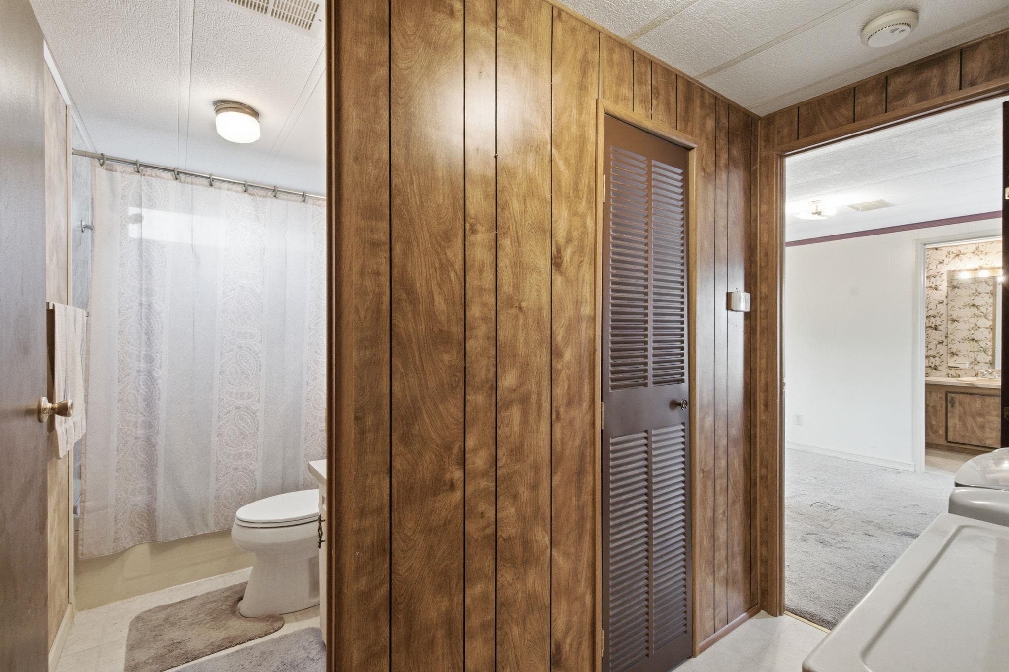1211 E Lyons Ave - Photo 35