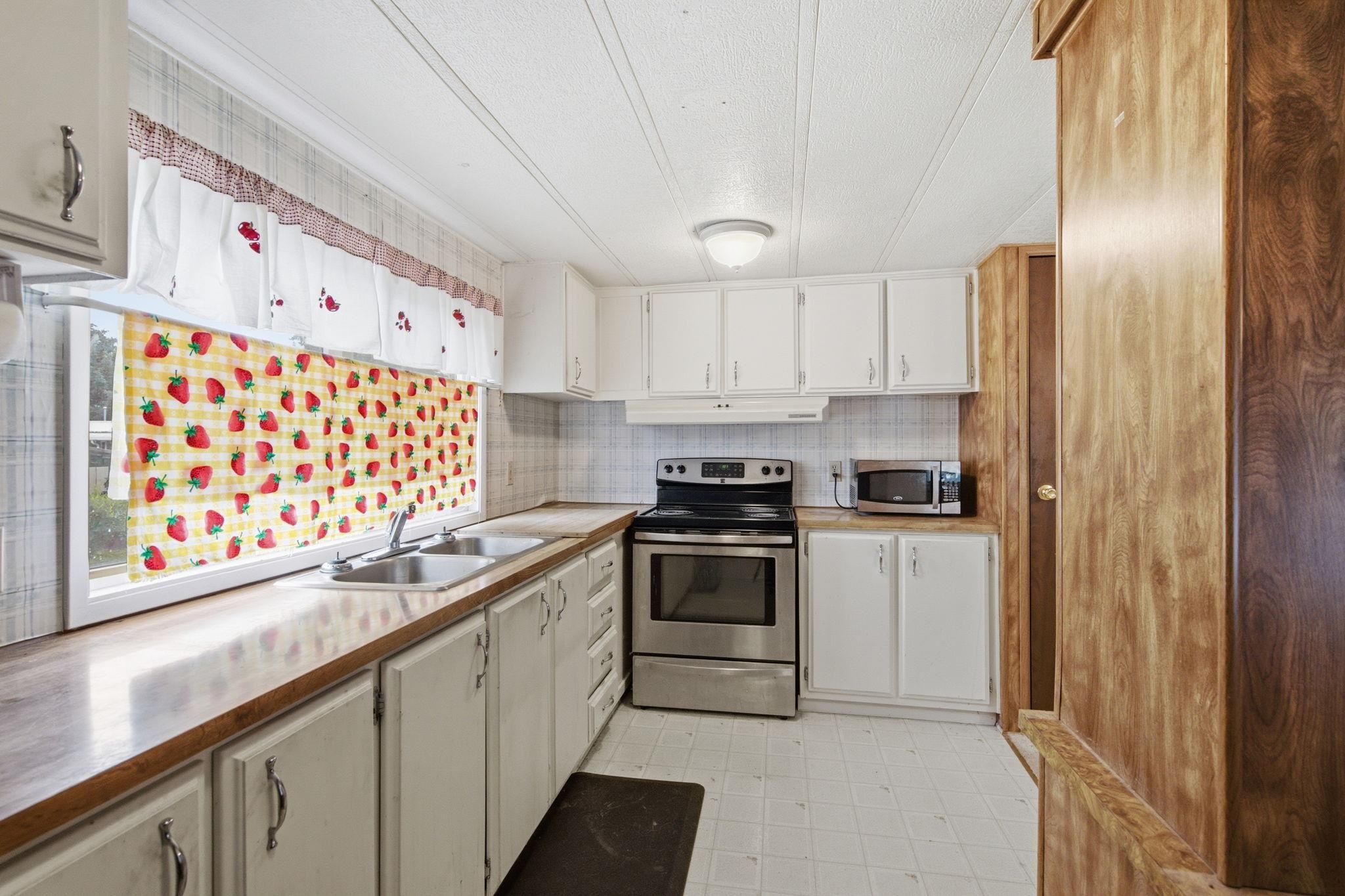 1211 E Lyons Ave - Photo 13
