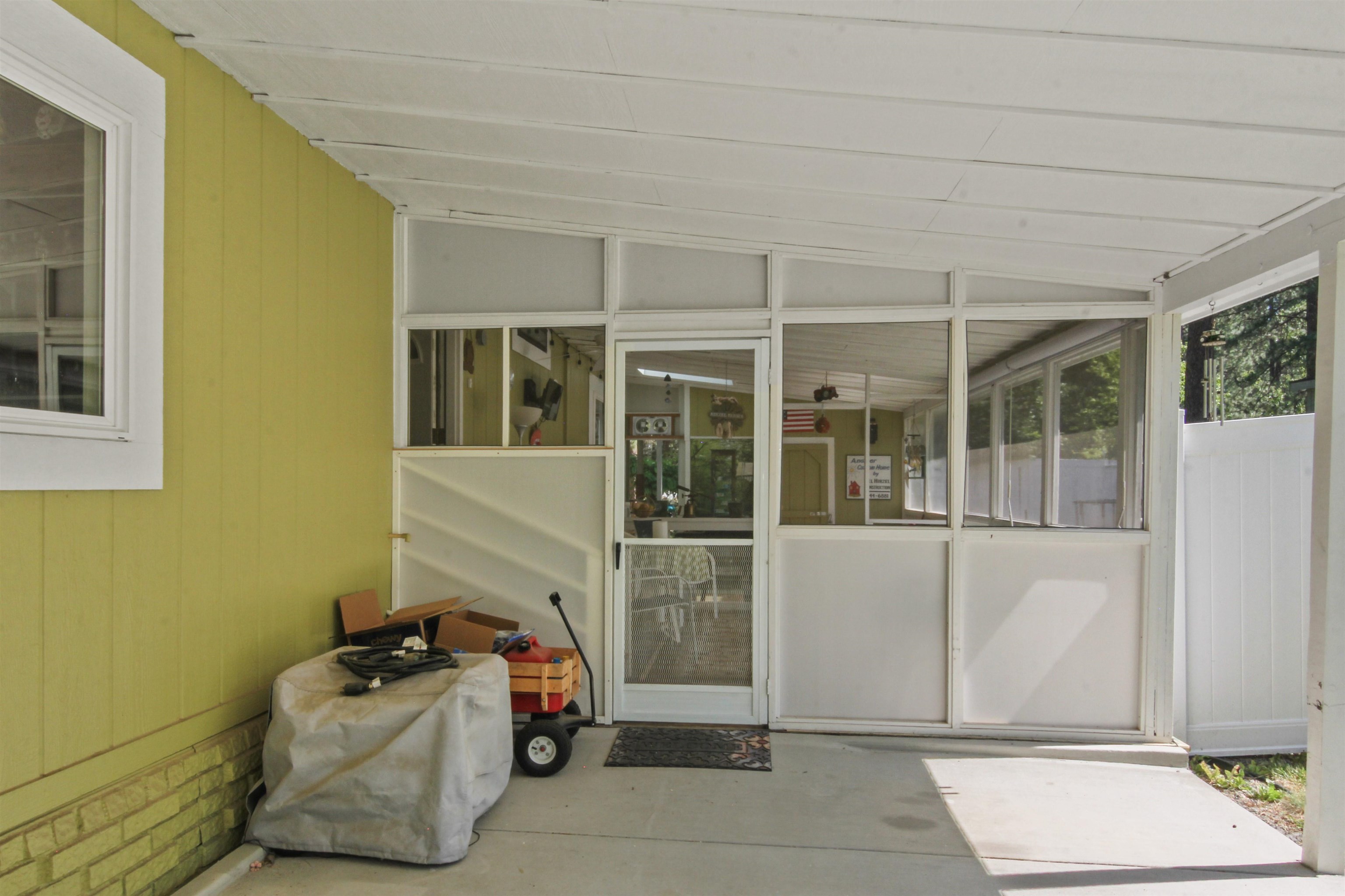 8900 S Mullen Hill Rd - Photo 3
