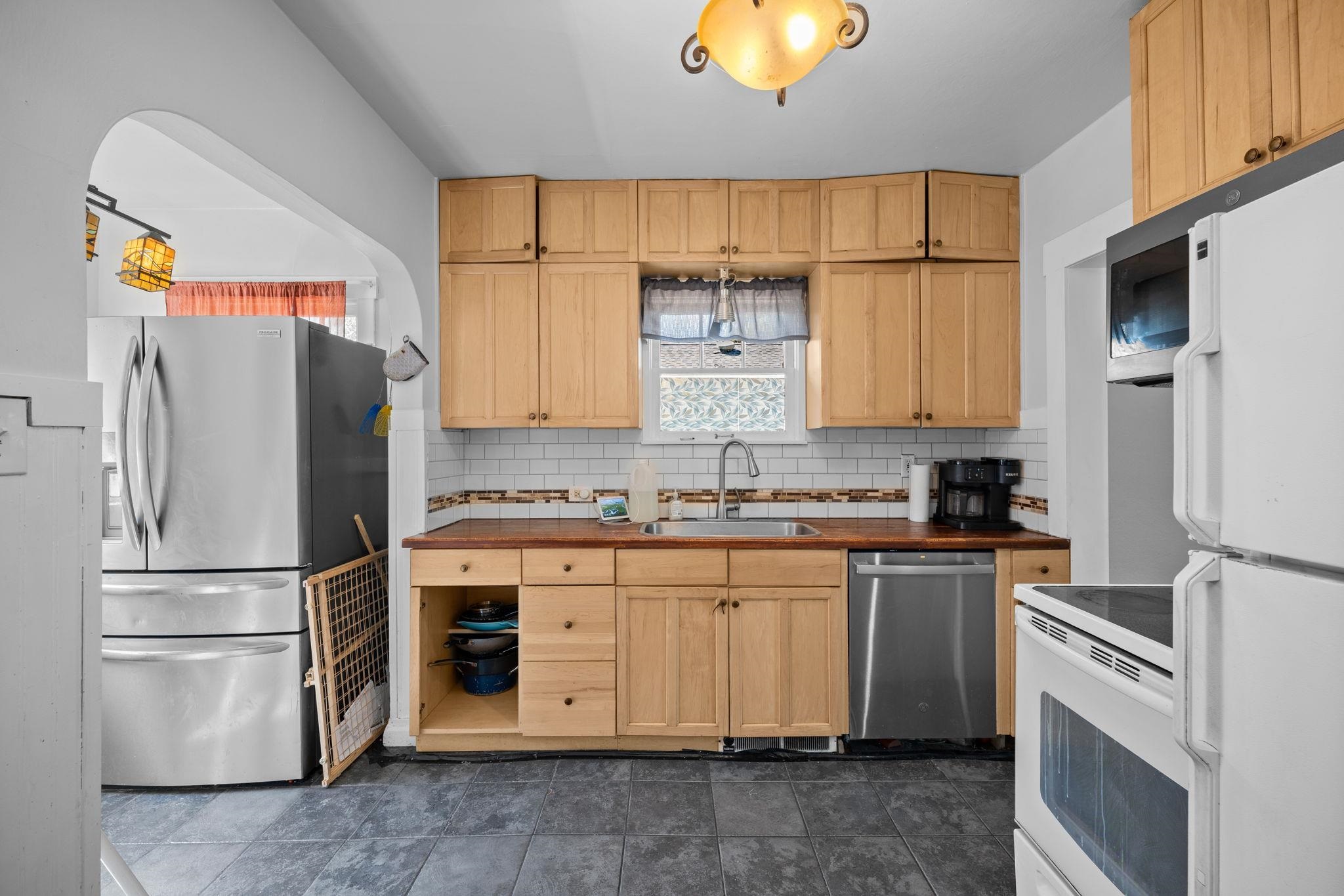 4708 N Cedar St - Photo 9