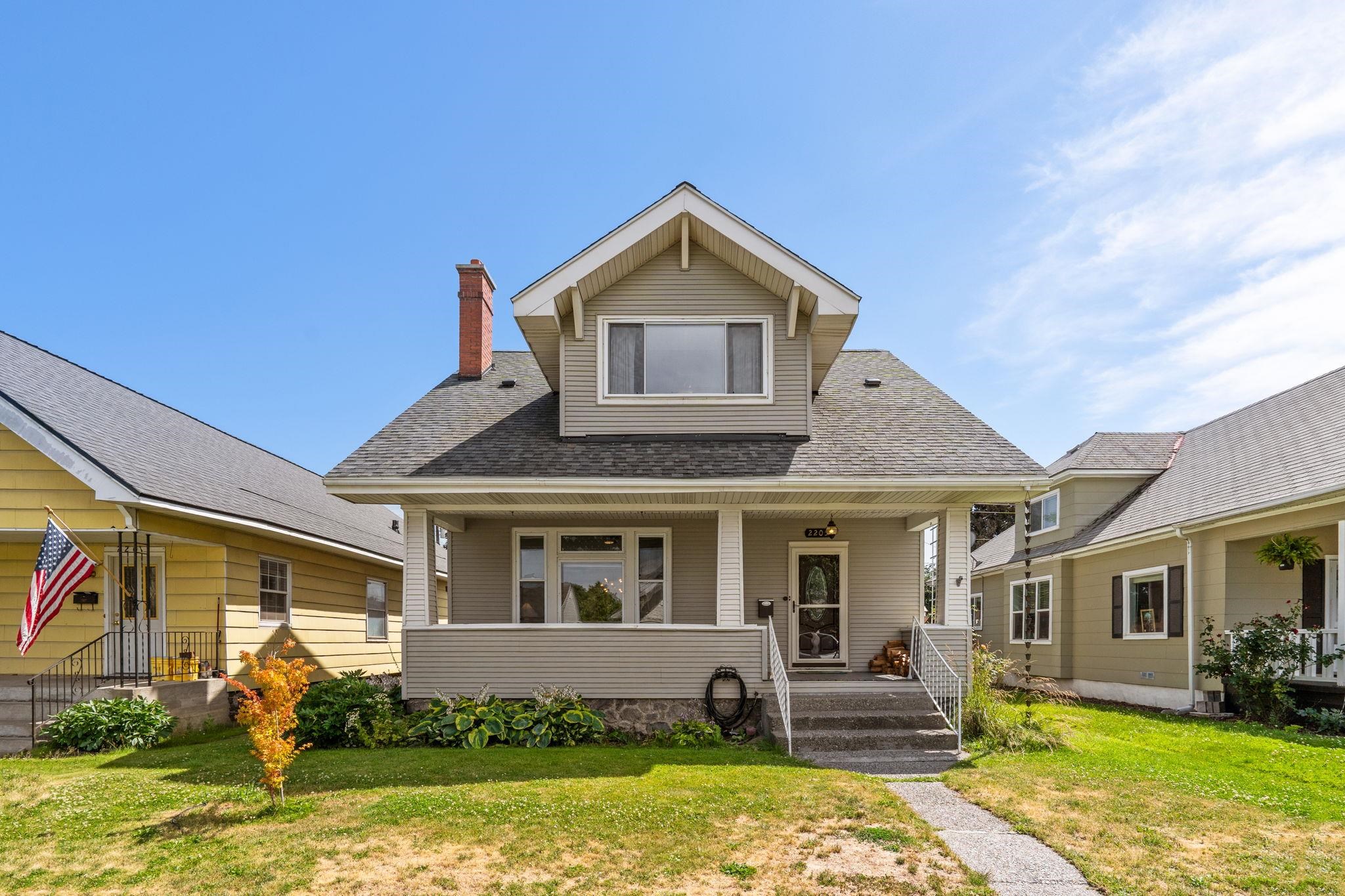 2205 W Sinto Ave - Photo 1